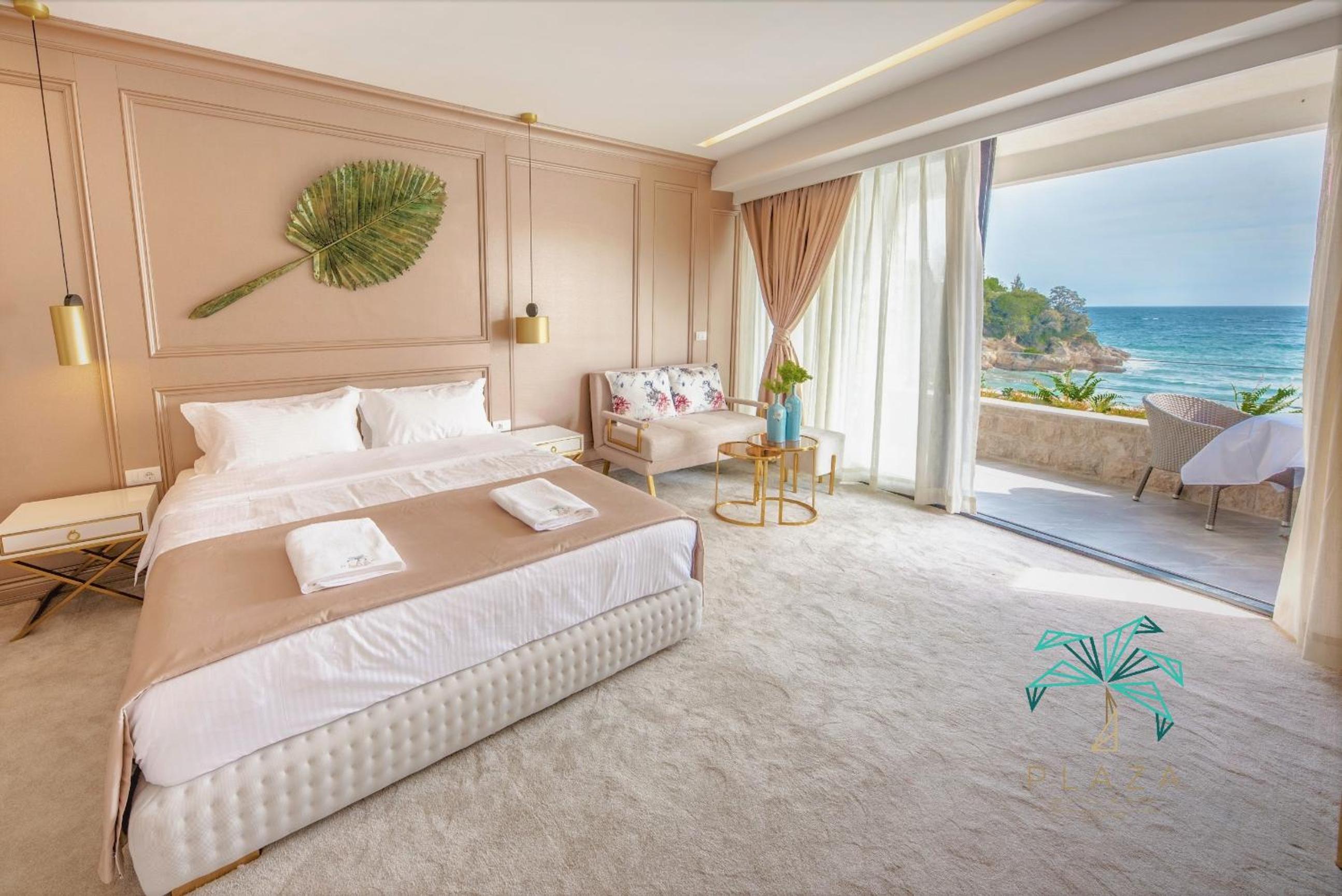 Deluxe Double Room with Balcony and Sea View