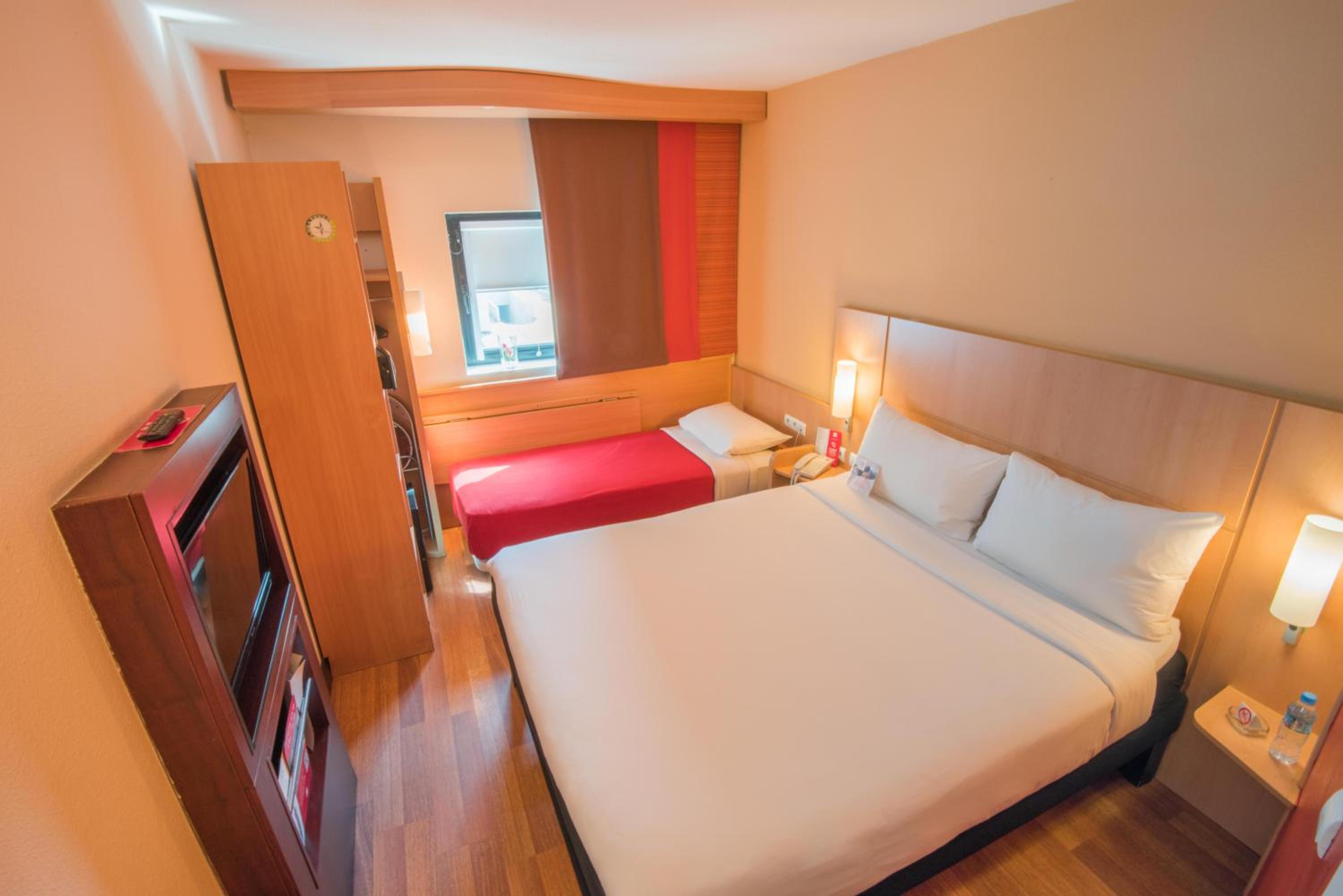 Standard Double With One Single Bed