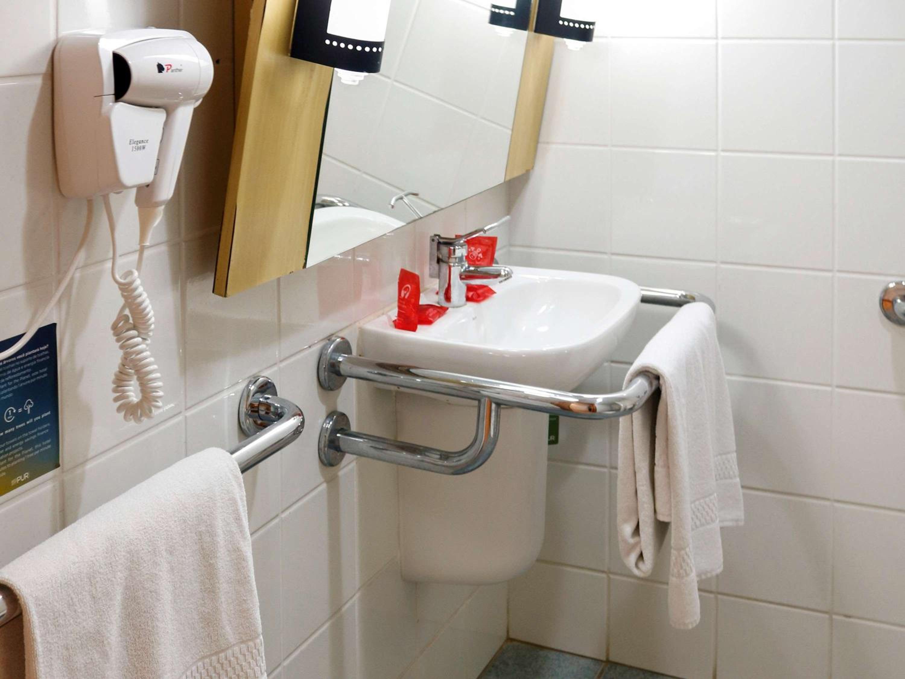Standard Apartment - Accessible photo 2