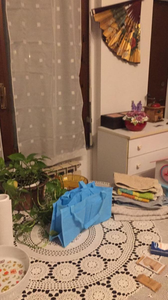 King Room with Shared Bathroom photo 3