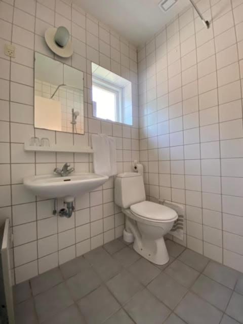 Large Double Room - Photo 4