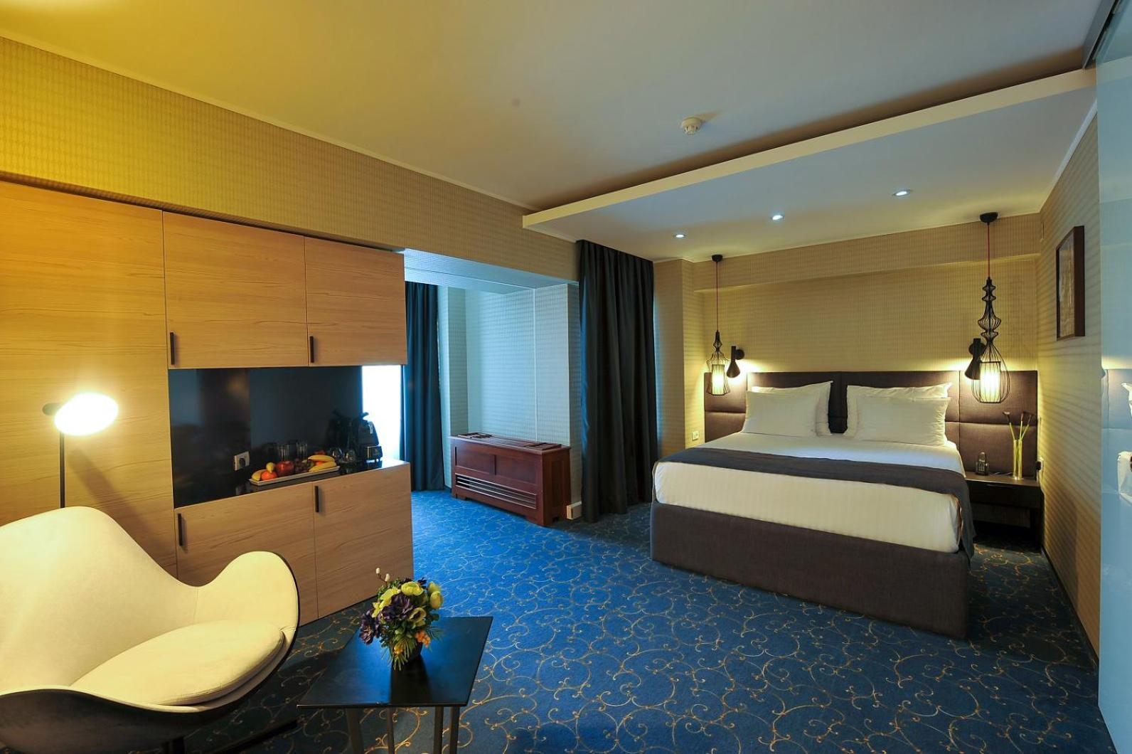 Executive Queen Room - Photo 2