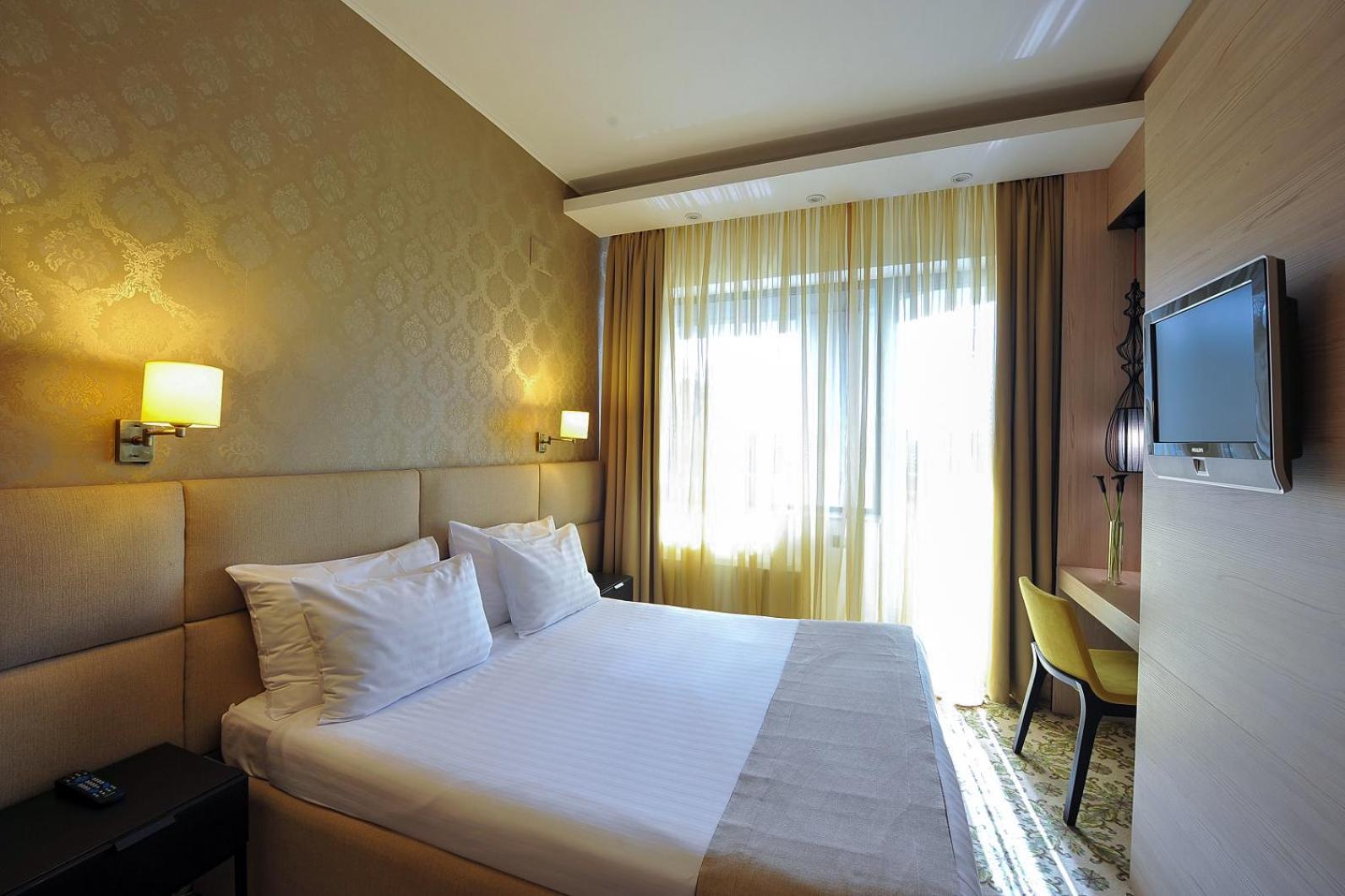 Executive Suite - Photo 2