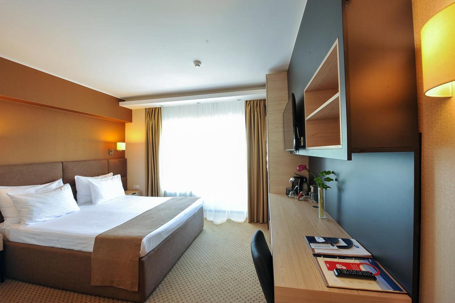 Standard Queen Room - Photo 2