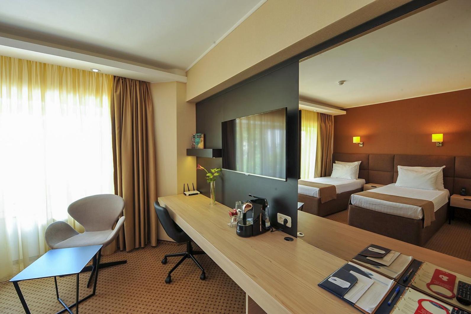 Standard Twin Room - Photo 3