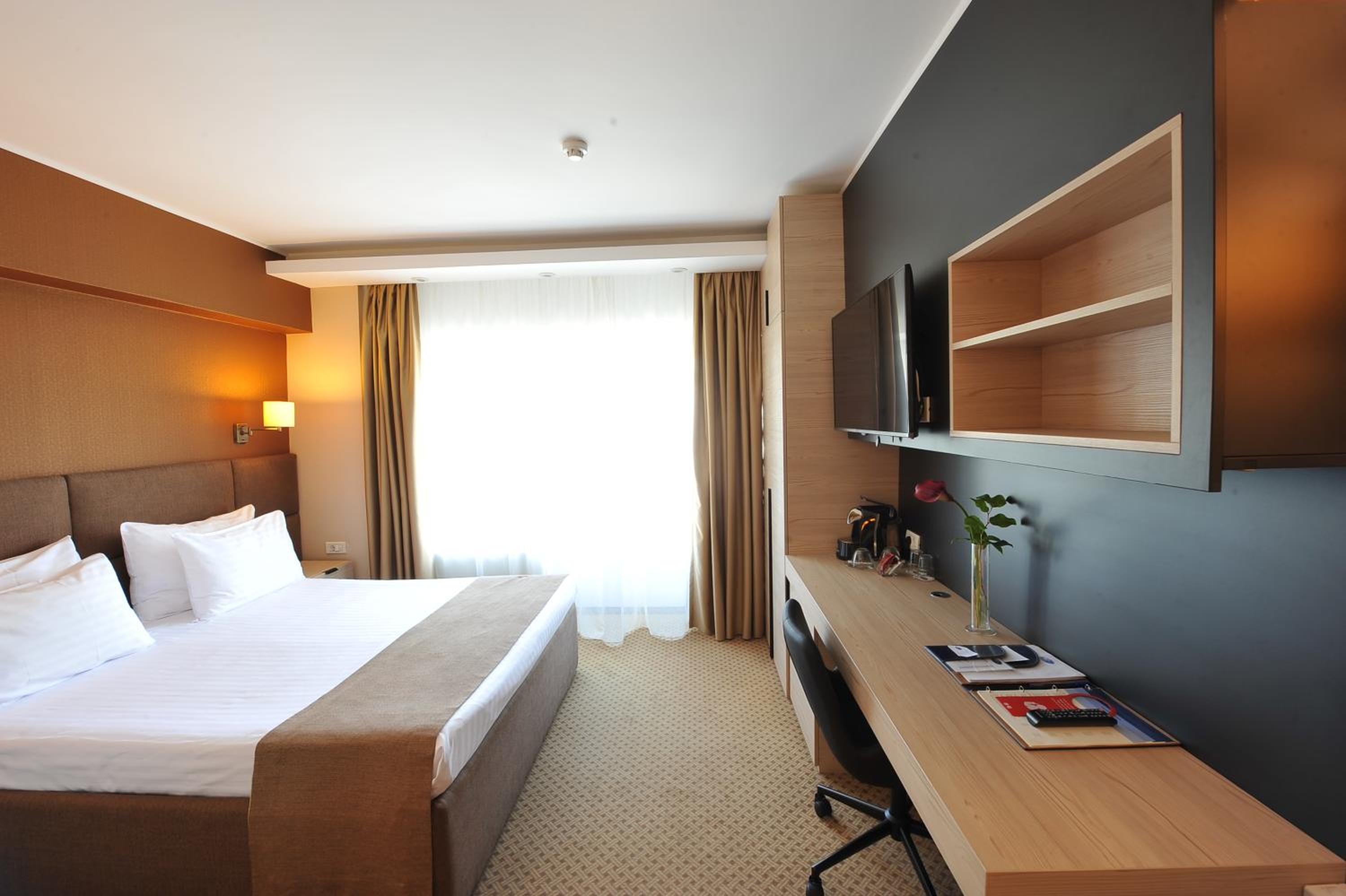 Standard Queen Room - Photo 1