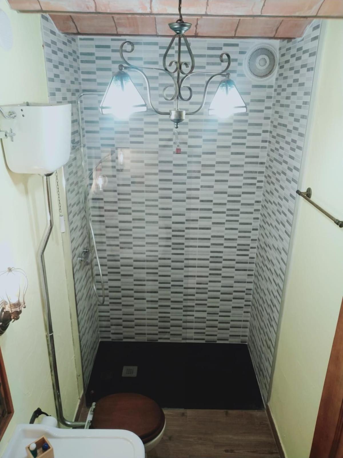 Double Room with Private Bathroom - Photo 3