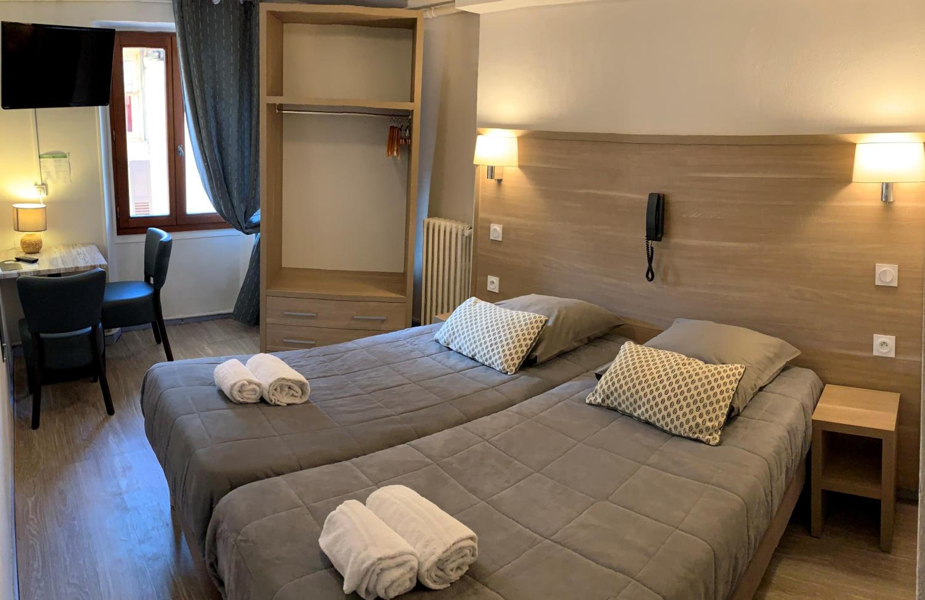 Small Twin Room - Photo 5