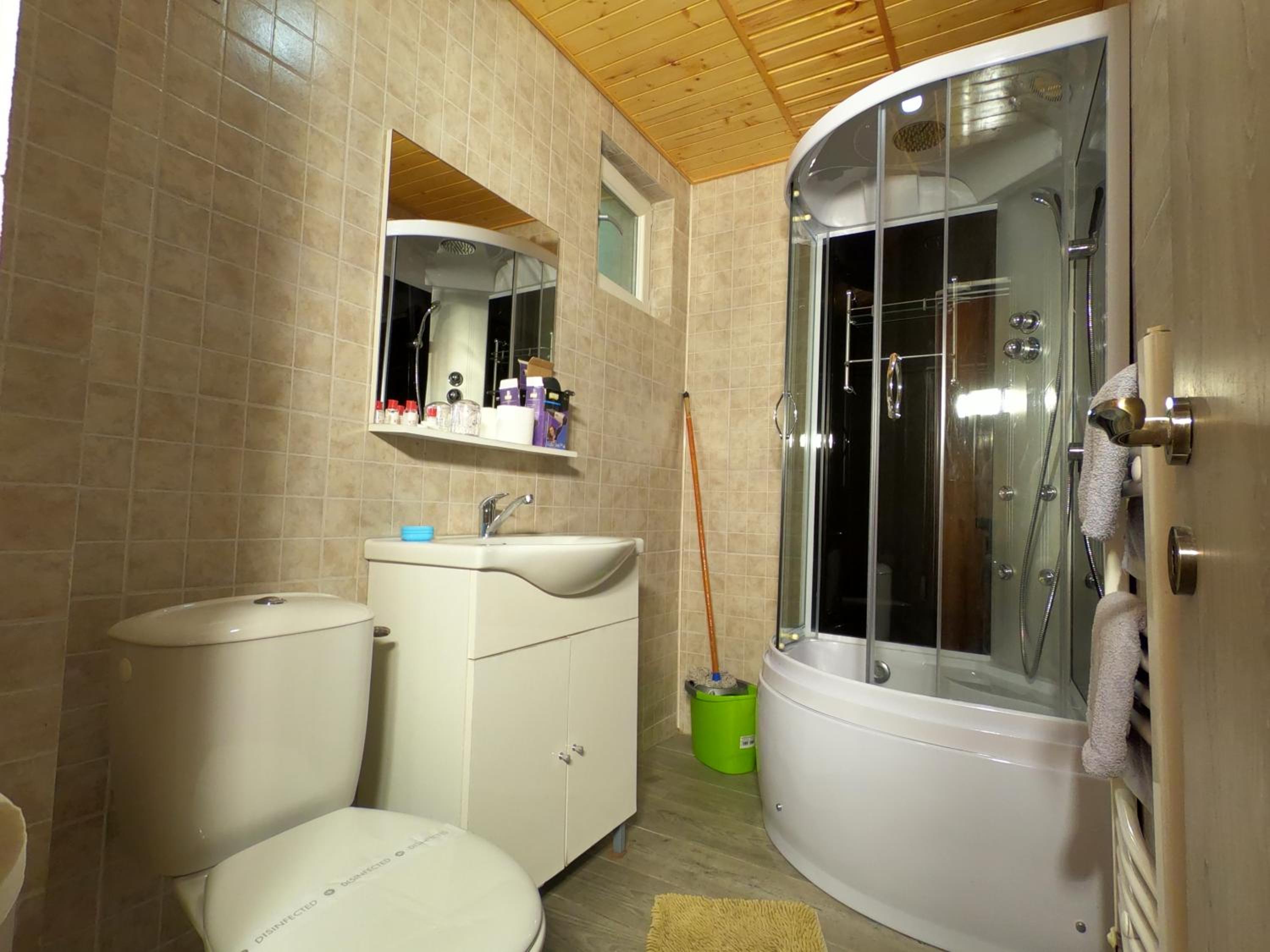 Double Room - Photo 16