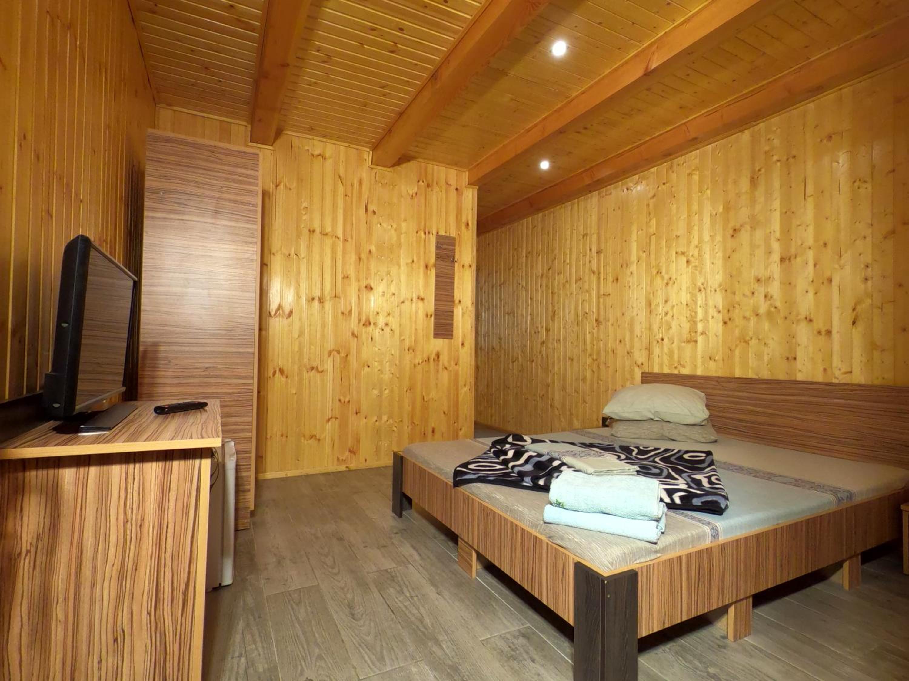 Double Room - Photo 6