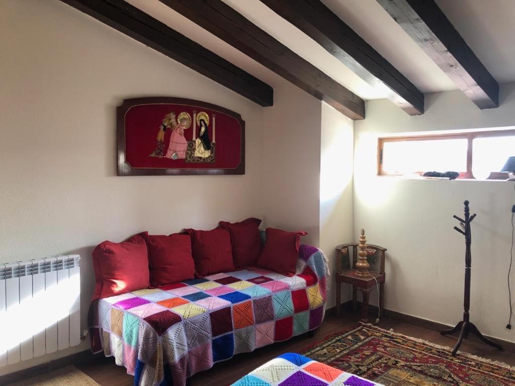 Three-Bedroom House photo 3