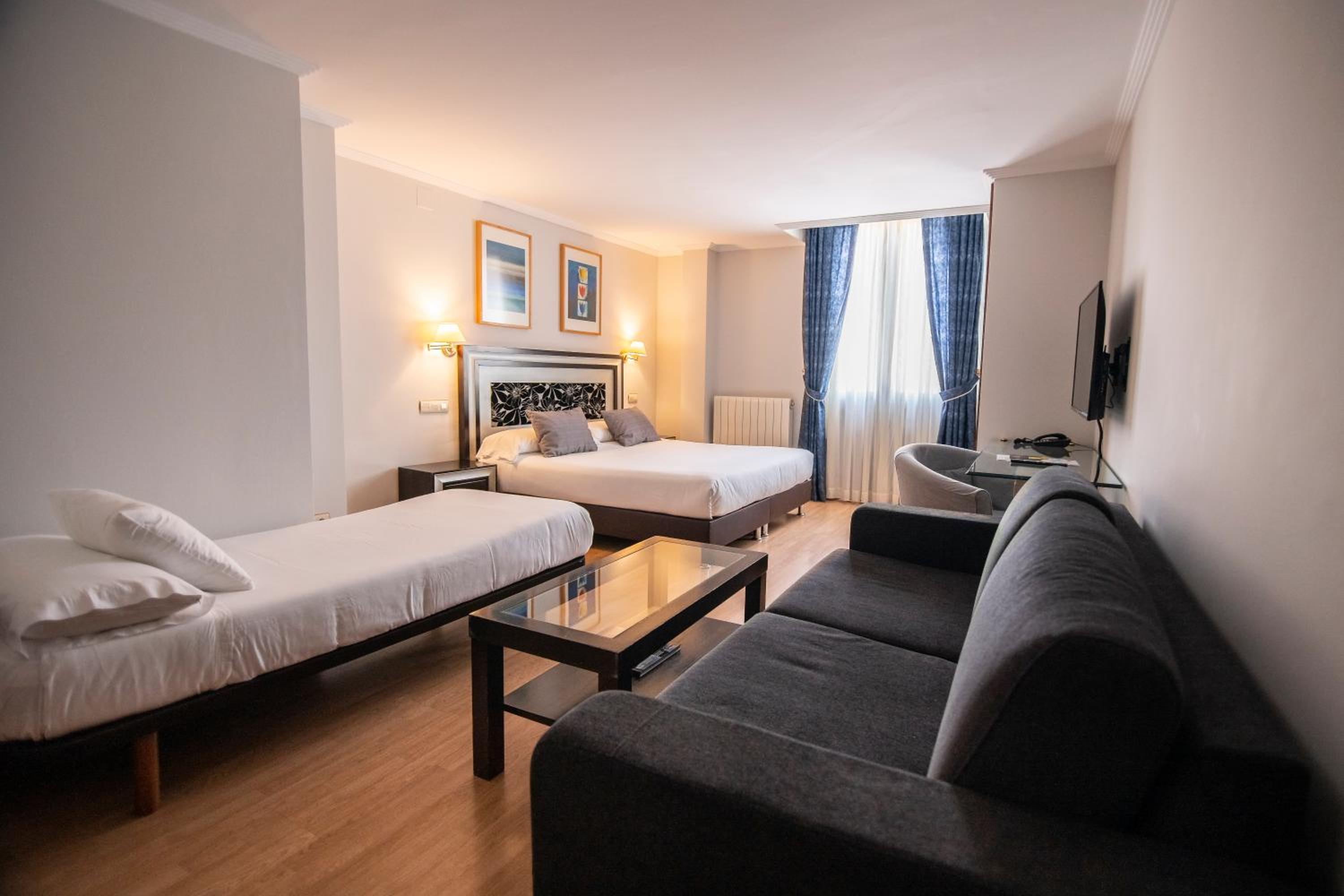 Superior Double or Twin Room - Photo 1