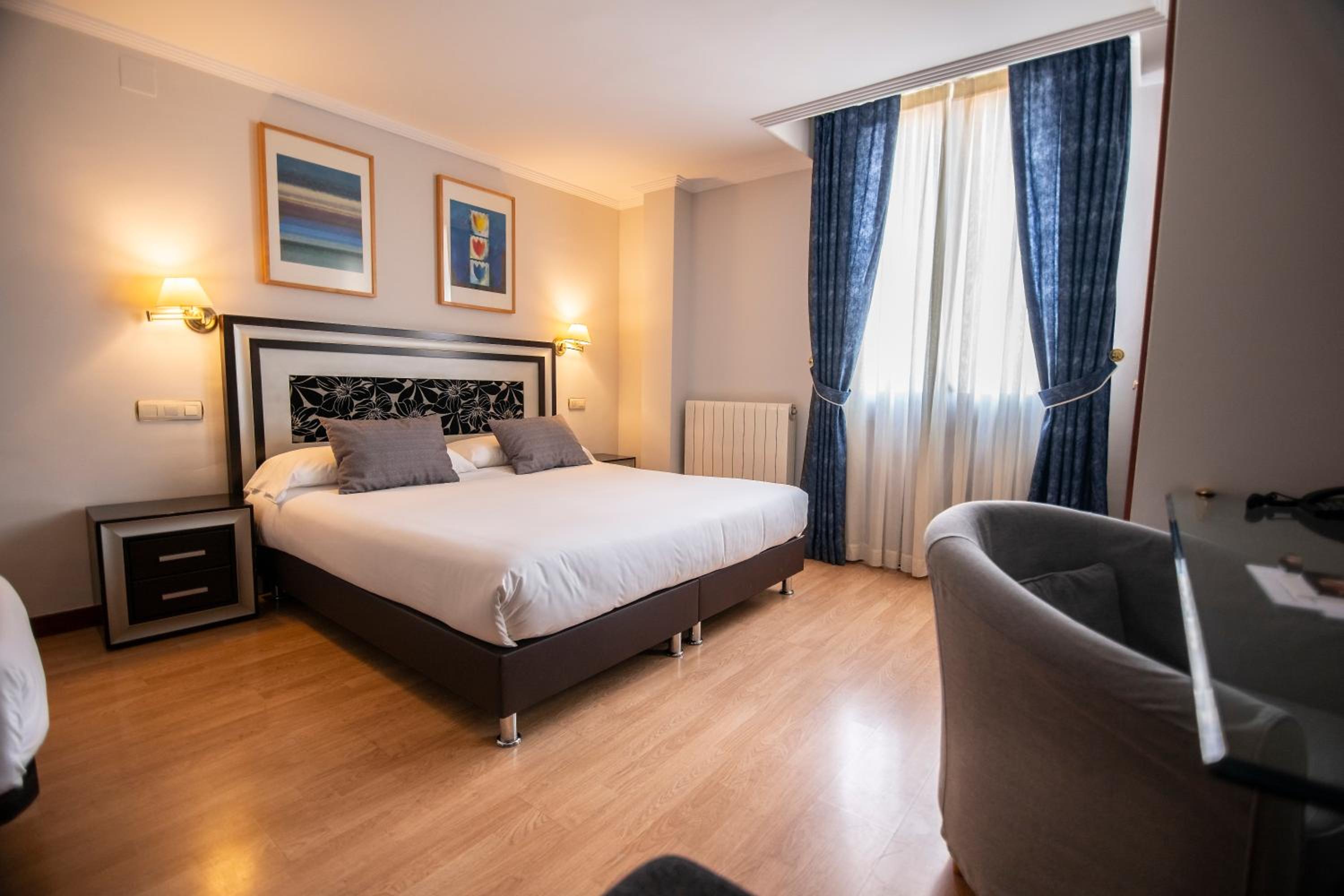 Superior Double or Twin Room - Photo 20