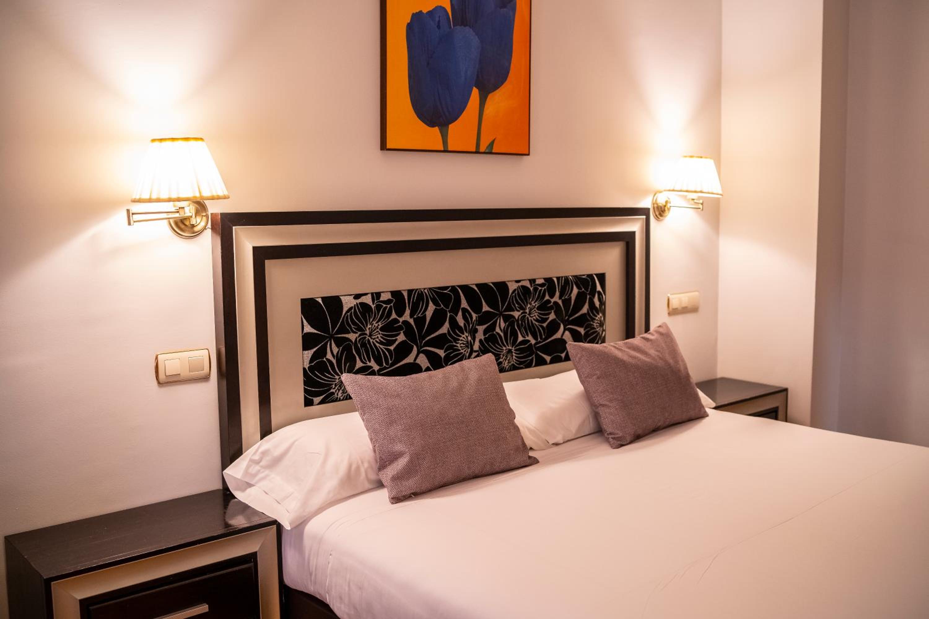 Double or Twin Room - Photo 18