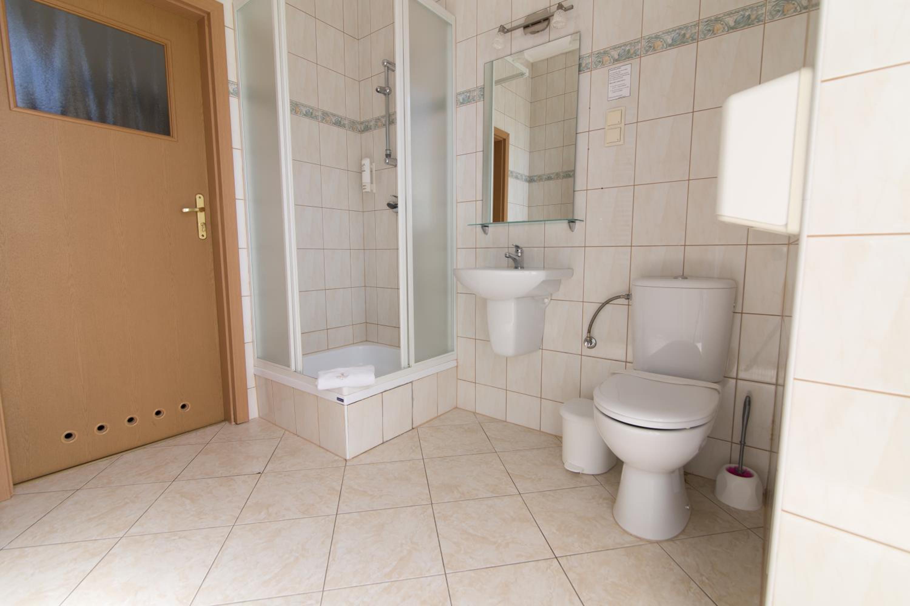 Large Double or Twin Room - Photo 5