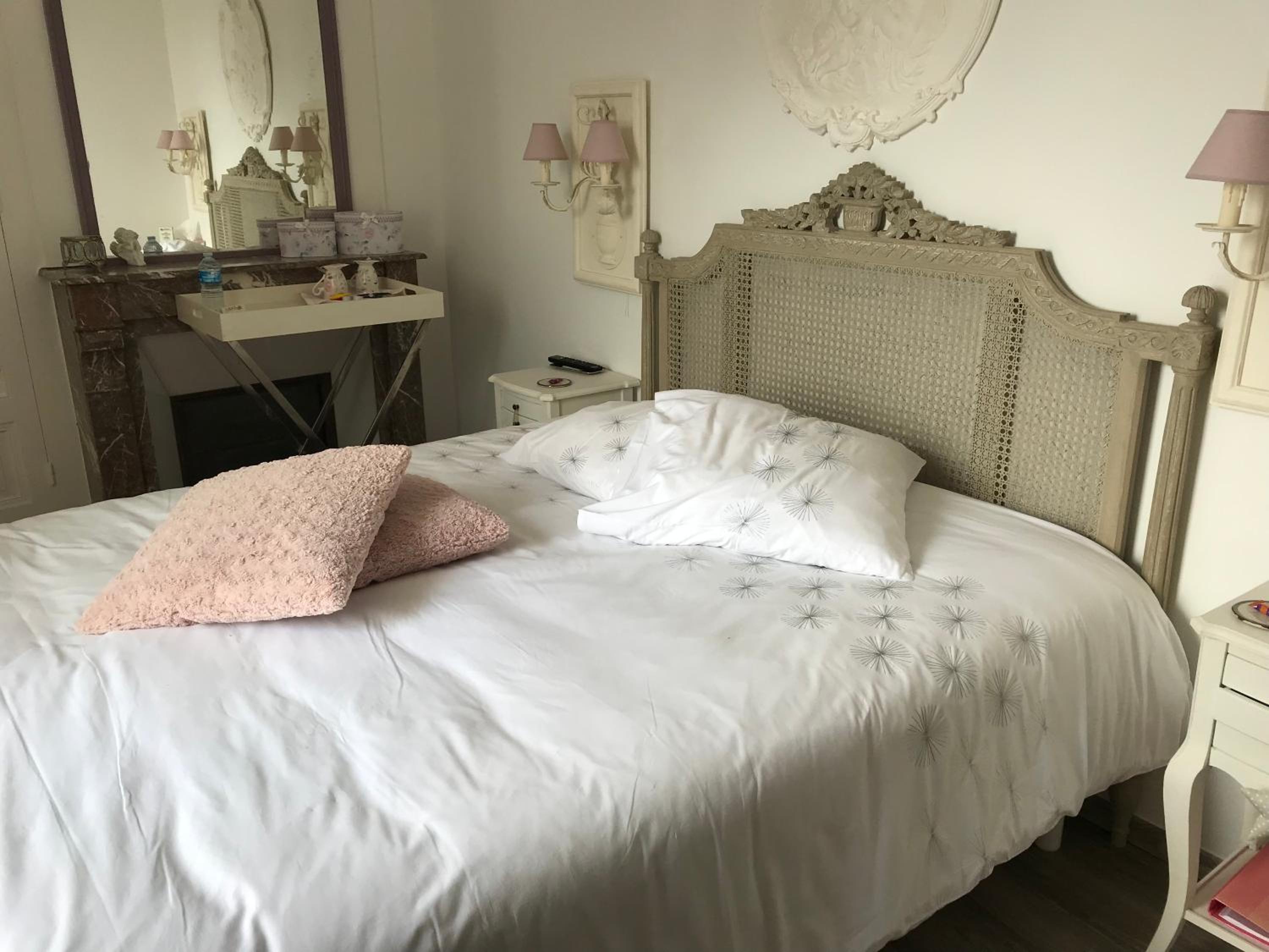 Double Room with Garden View- 2nd Floor photo 2