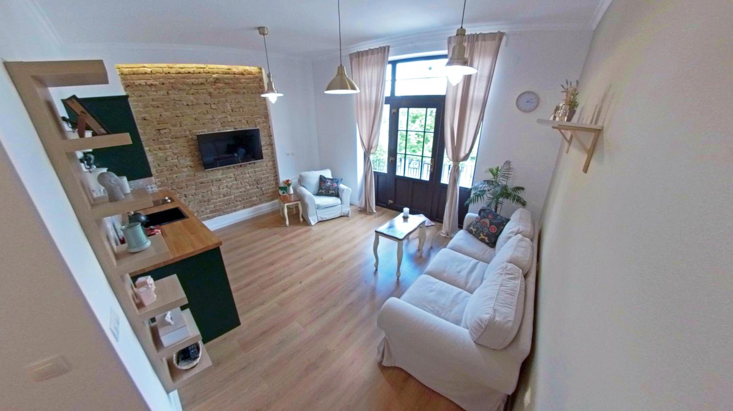 Apartment with Balcony - Photo 3
