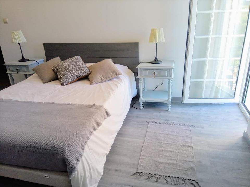 Deluxe Double Room with Balcony - Photo 9