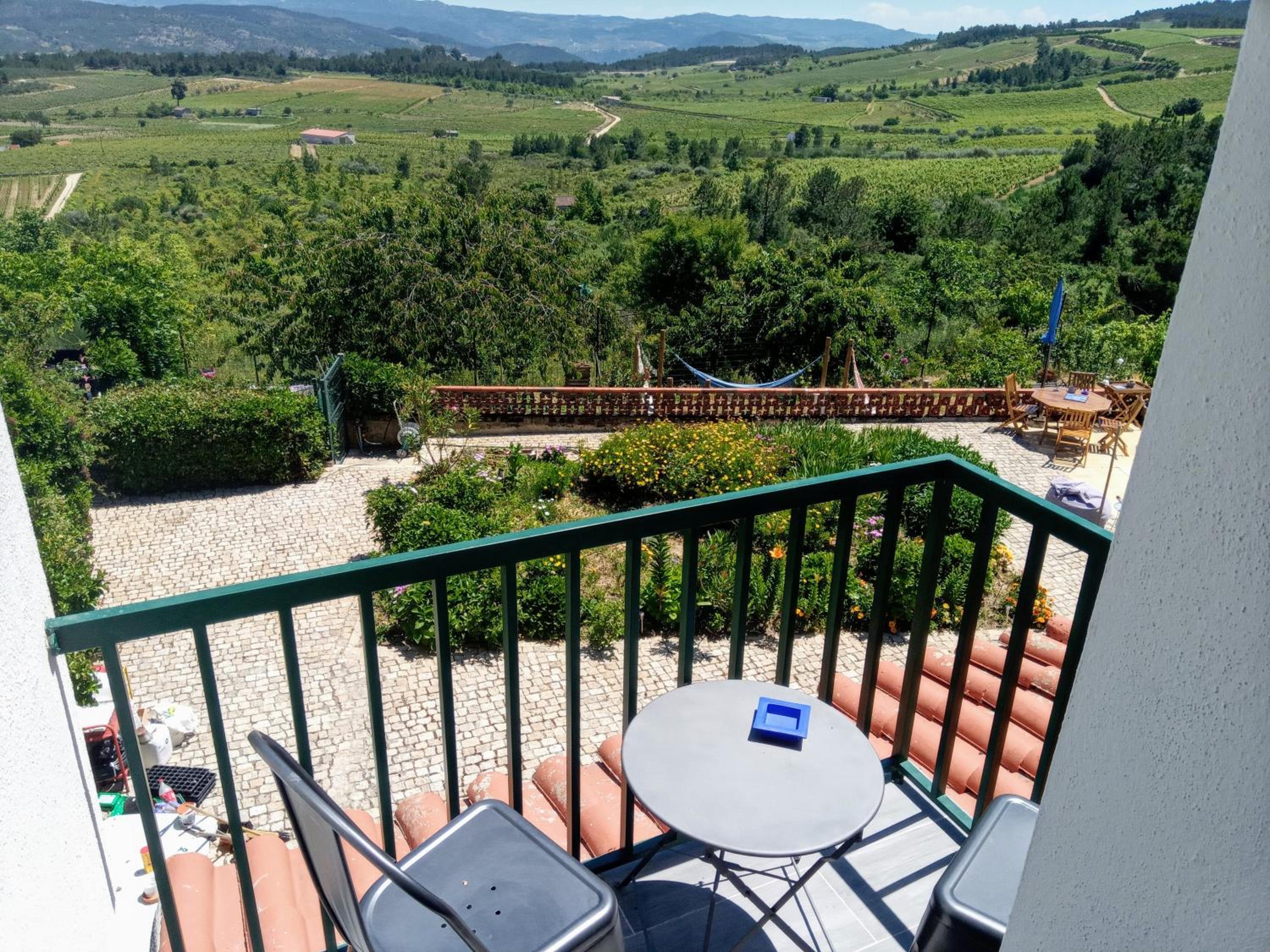 Deluxe Double Room with Balcony - Photo 11