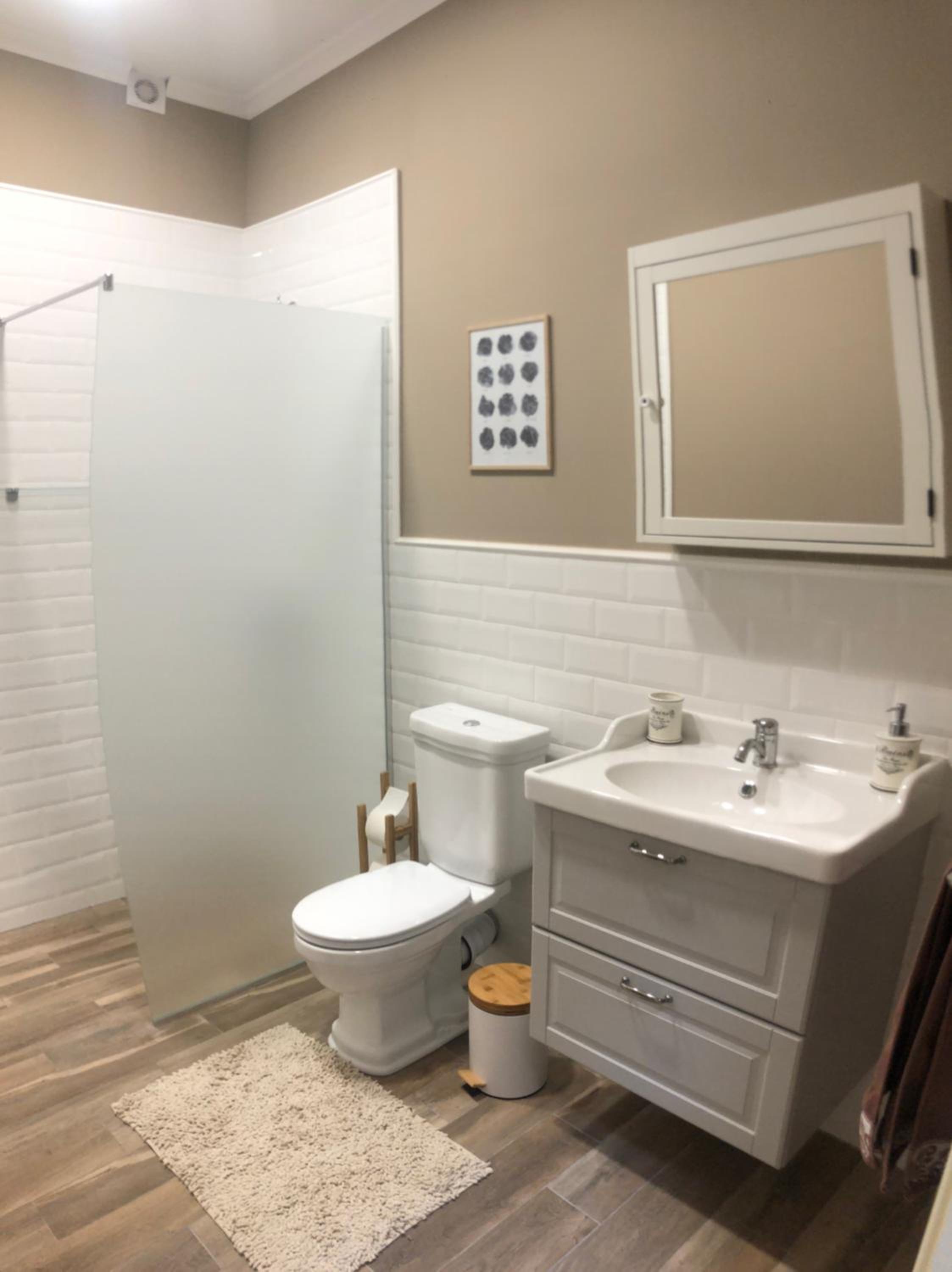 Two-Bedroom Apartment - Photo 9