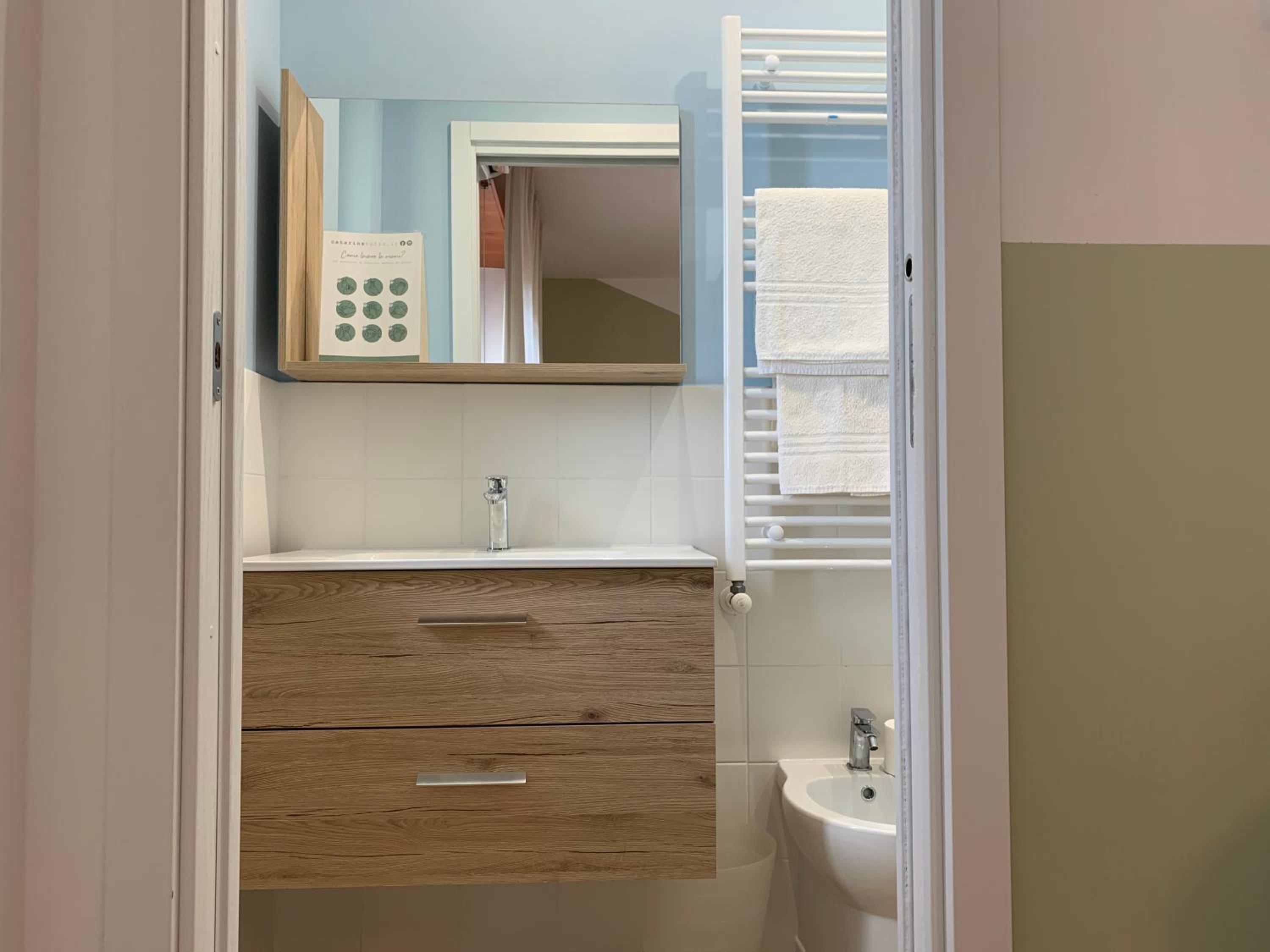 Triple Room with Private Bathroom - Photo 9