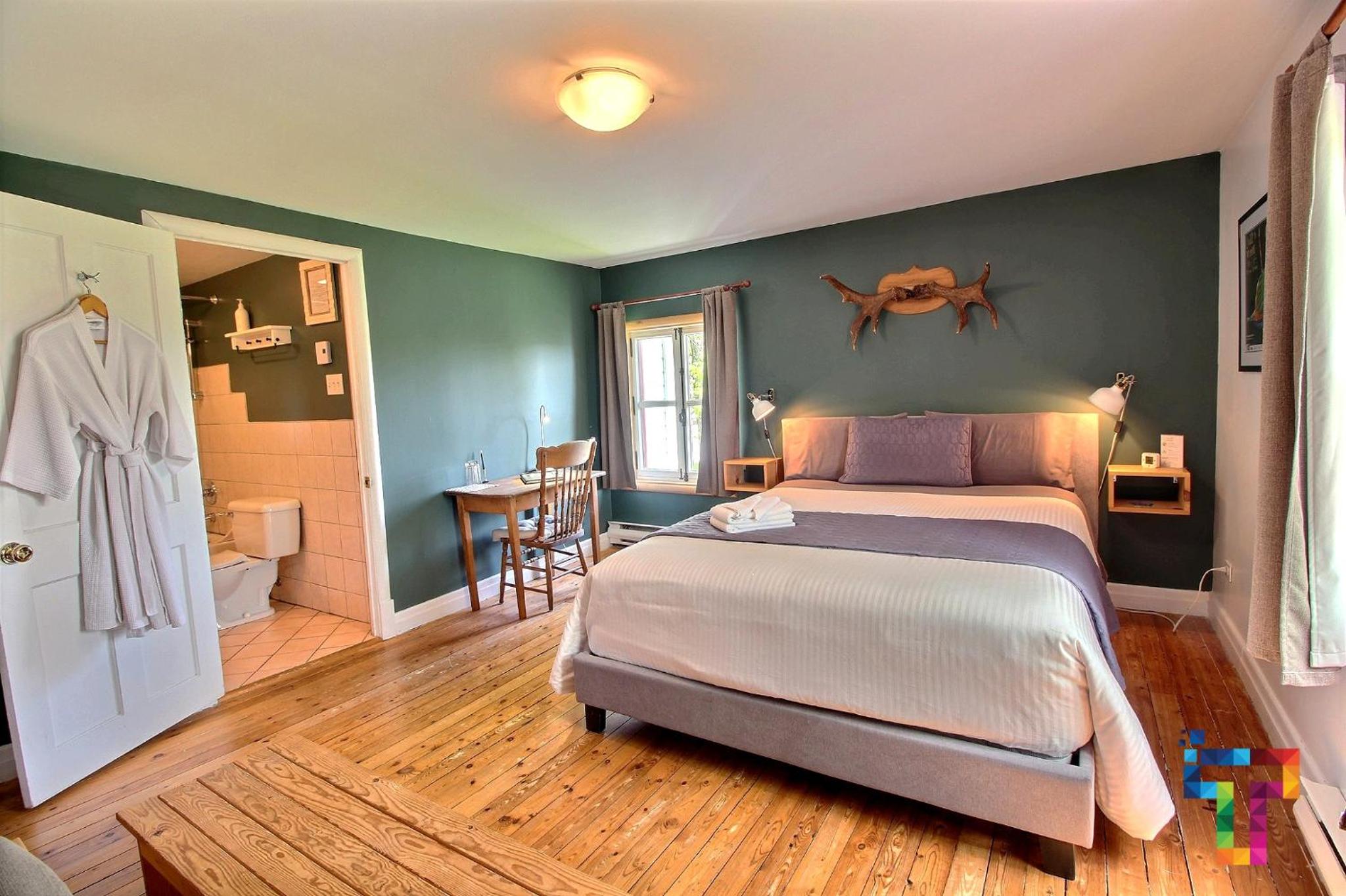 Superior Queen Room with Sofa photo 3