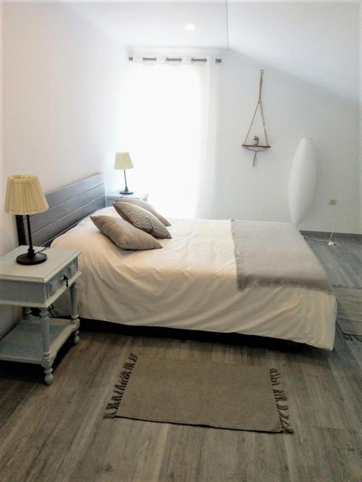 Deluxe Double Room with Balcony - Photo 5