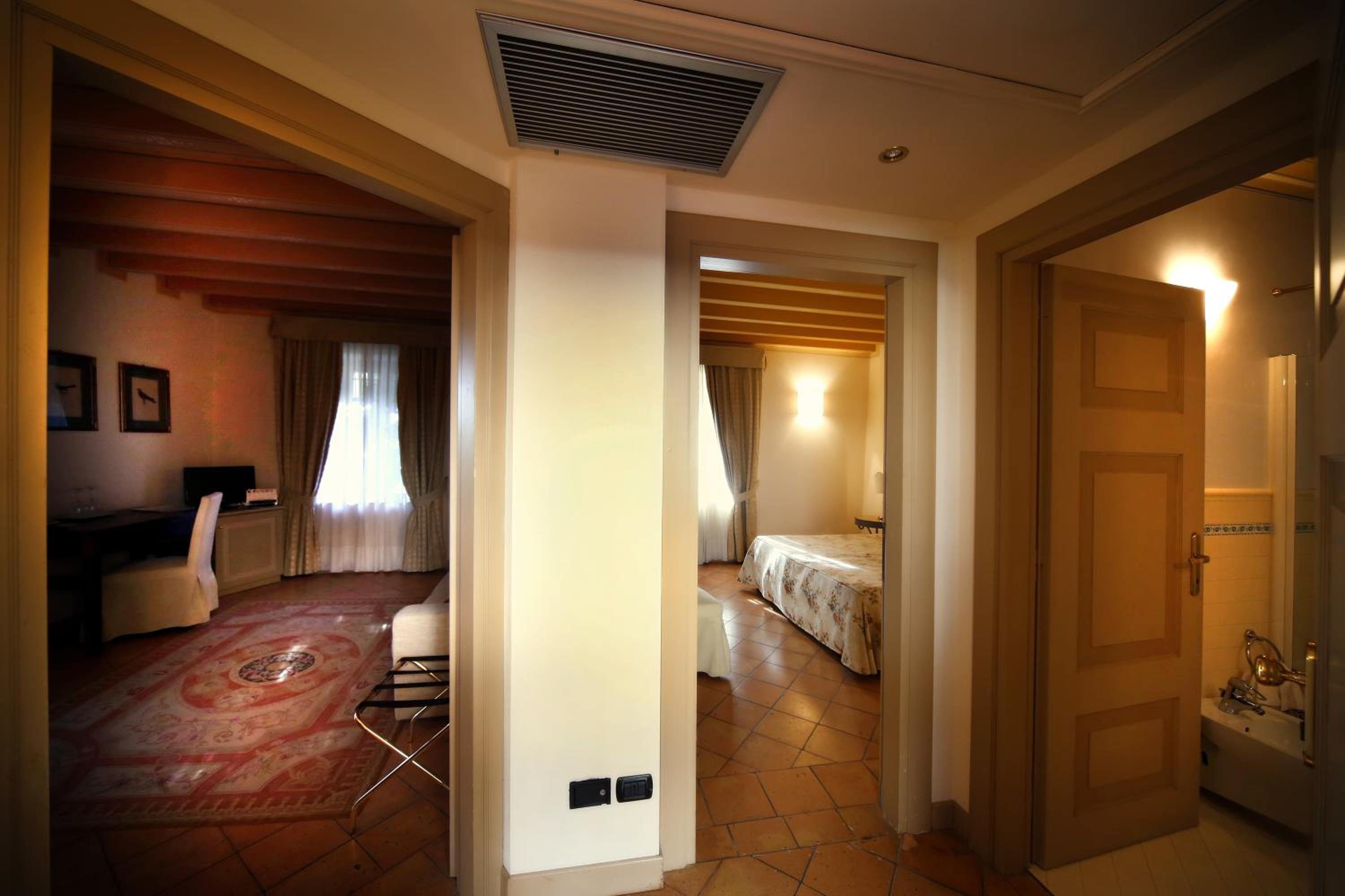 Suite with Terrace photo 2