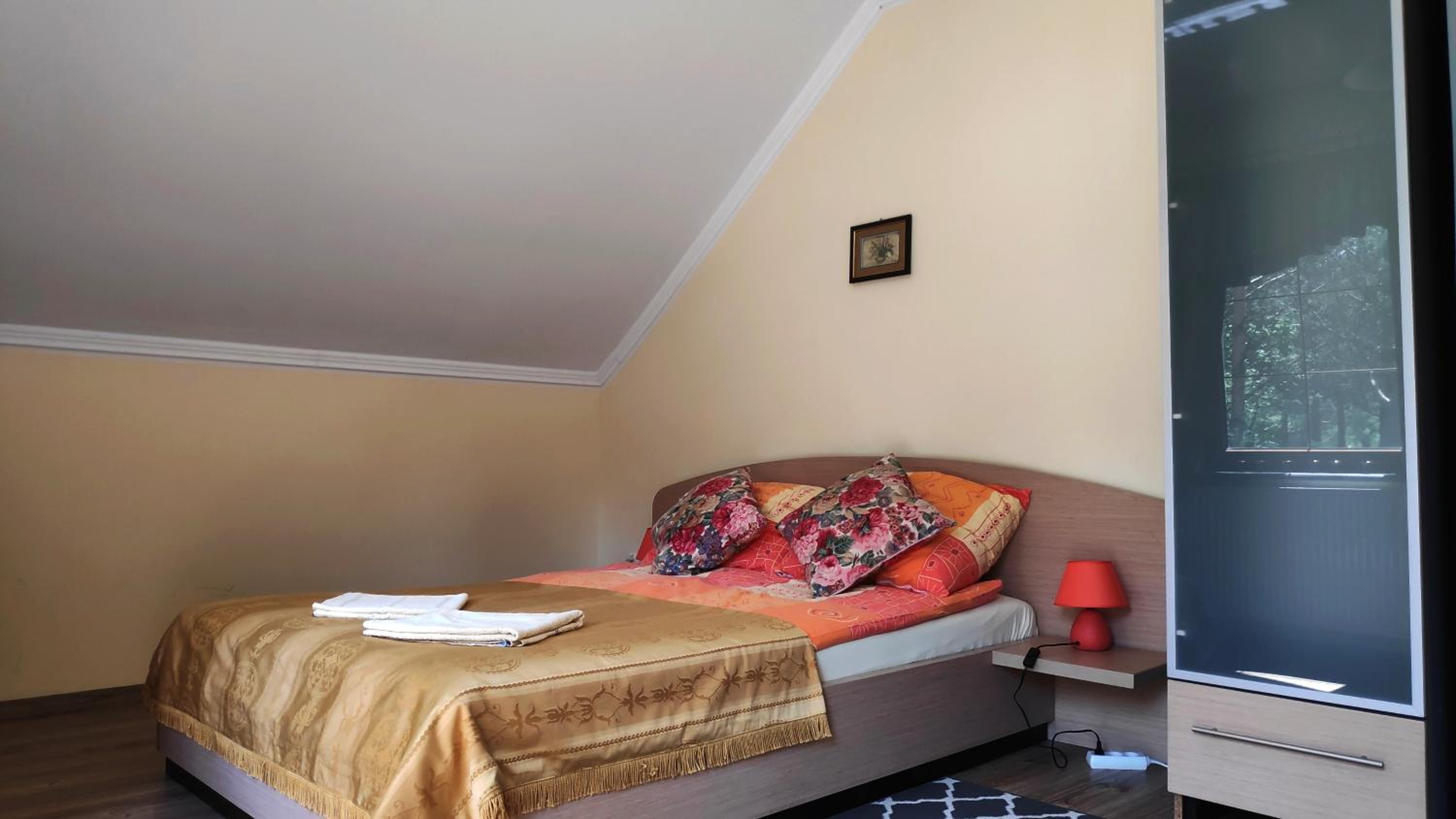 One-Bedroom Apartment with External Bathroom photo 3