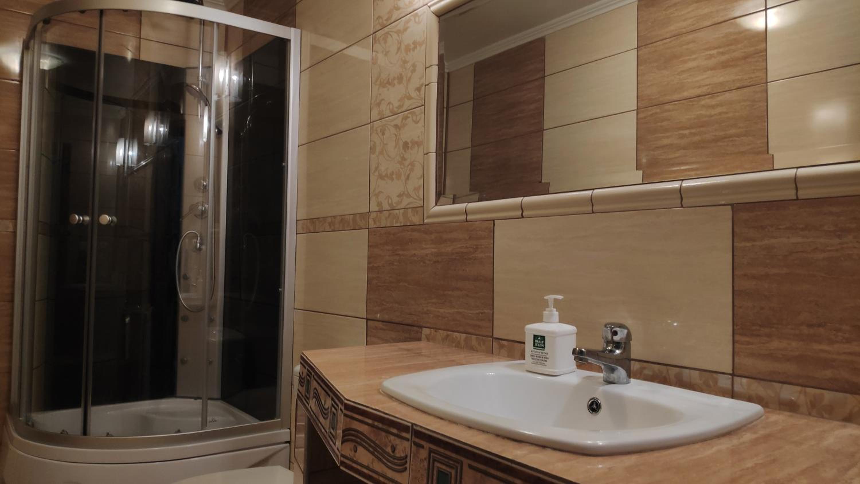 One-Bedroom Apartment with External Bathroom photo 3