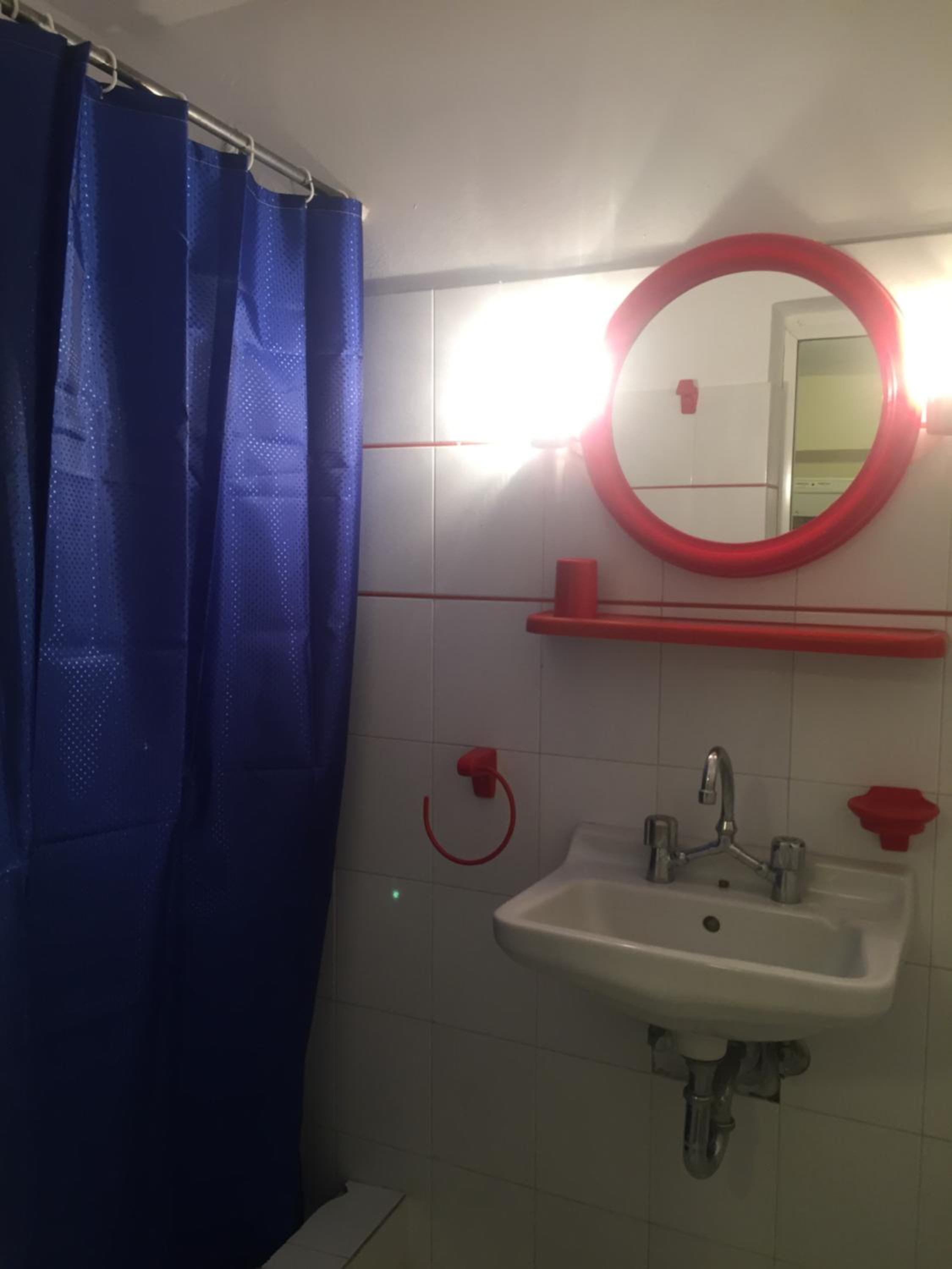 Double Room with Balcony - Photo 9
