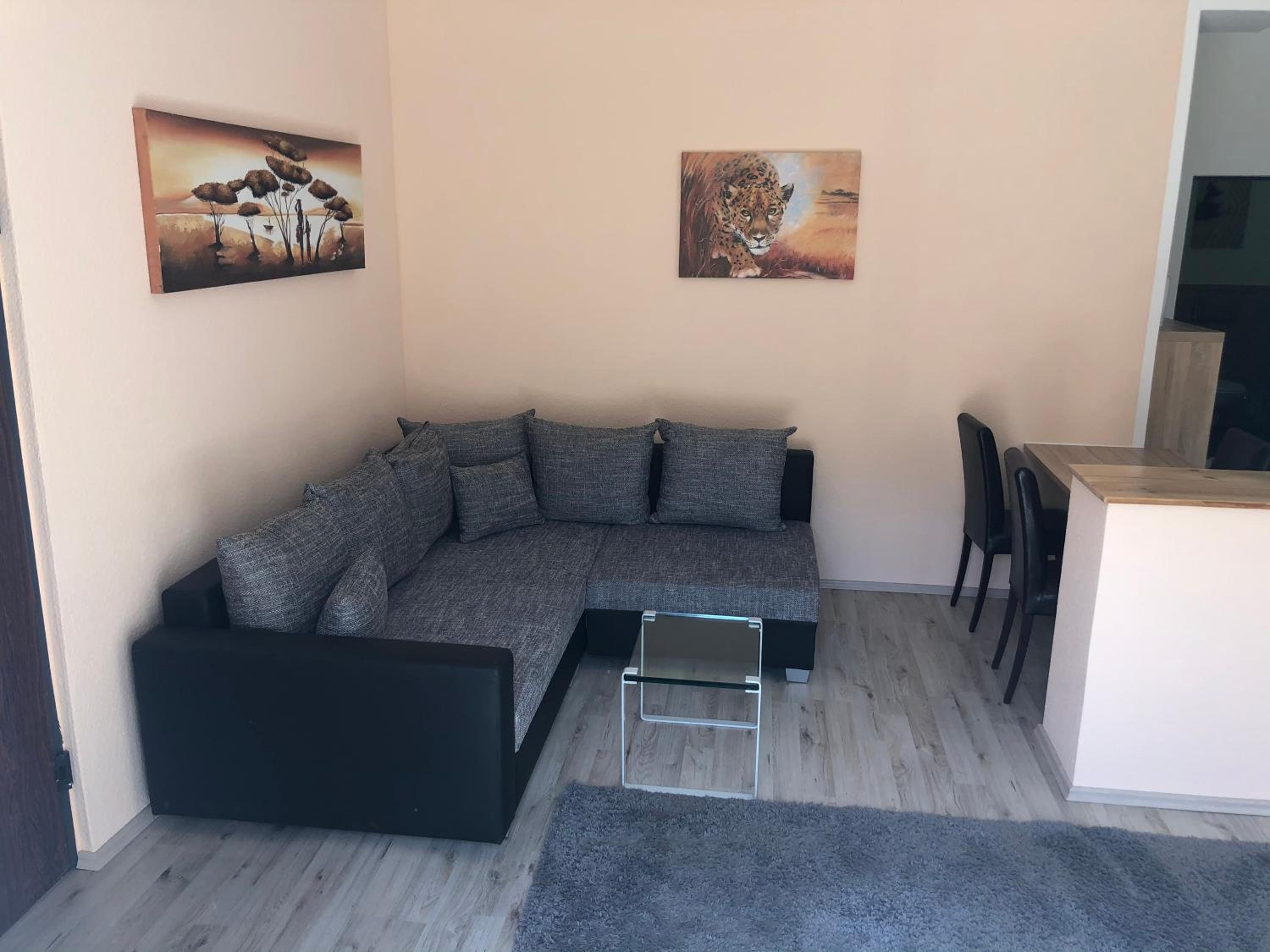 One-Bedroom Apartment photo 1