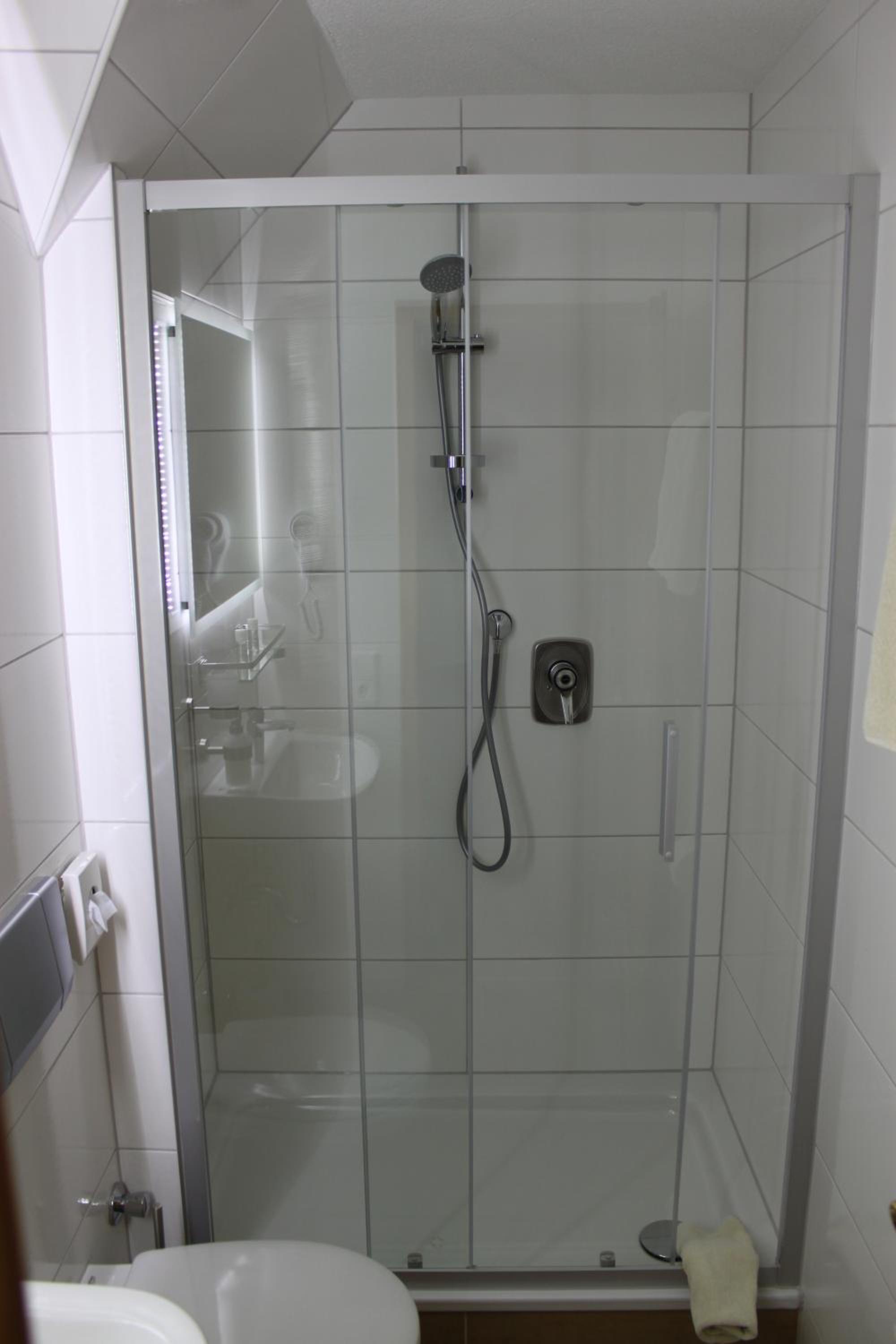 Double Room - Photo 5