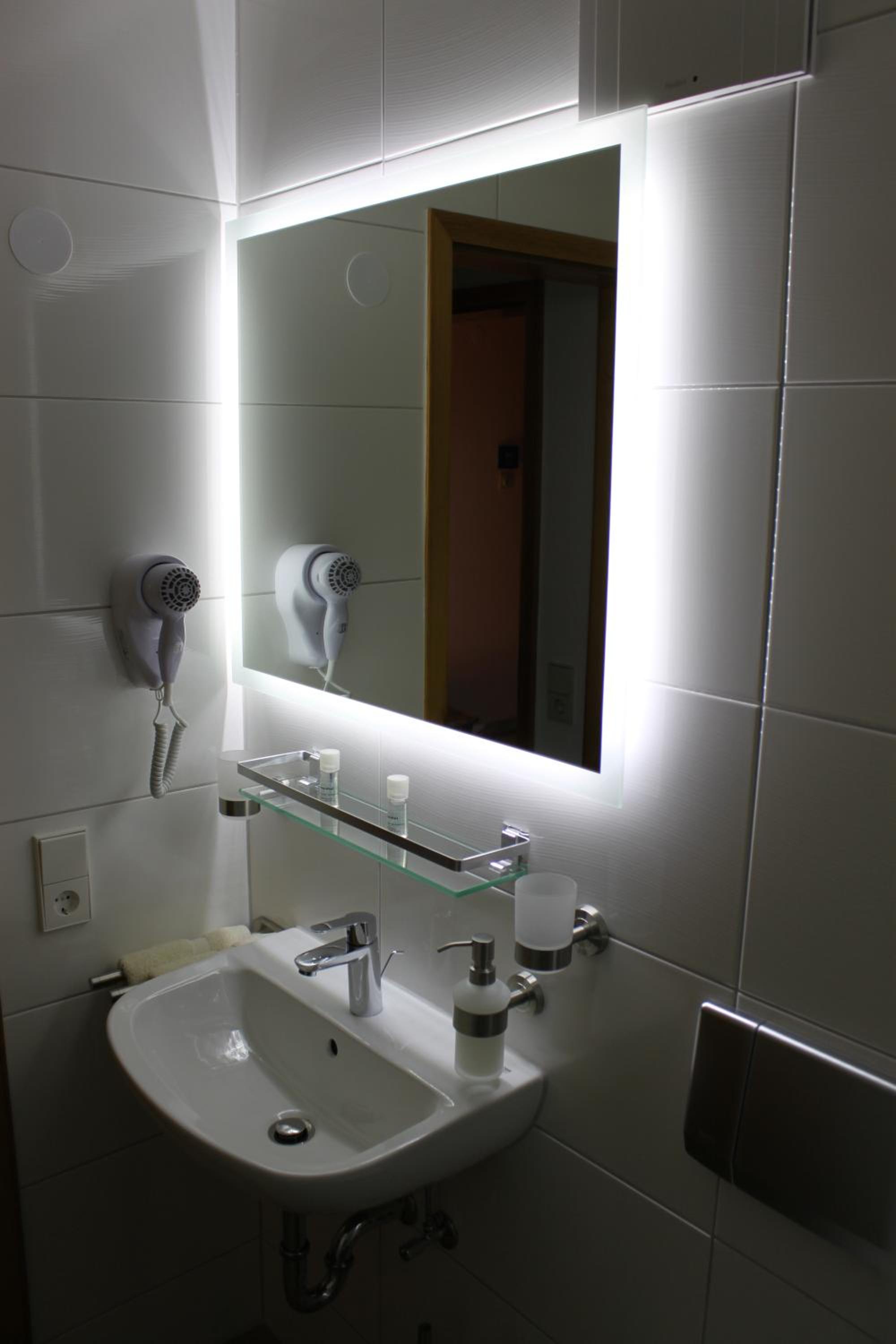 Double Room - Photo 6