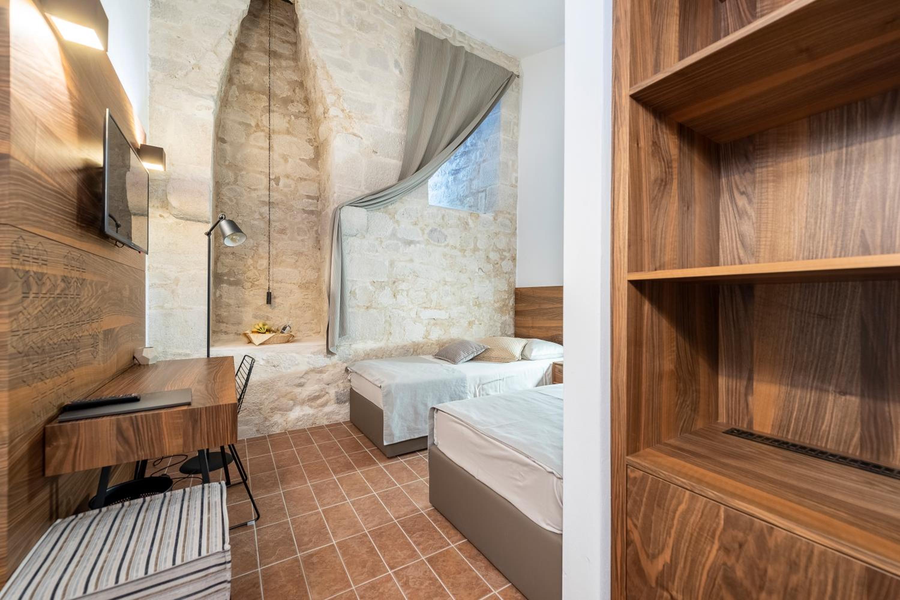 Twin Room - Photo 4