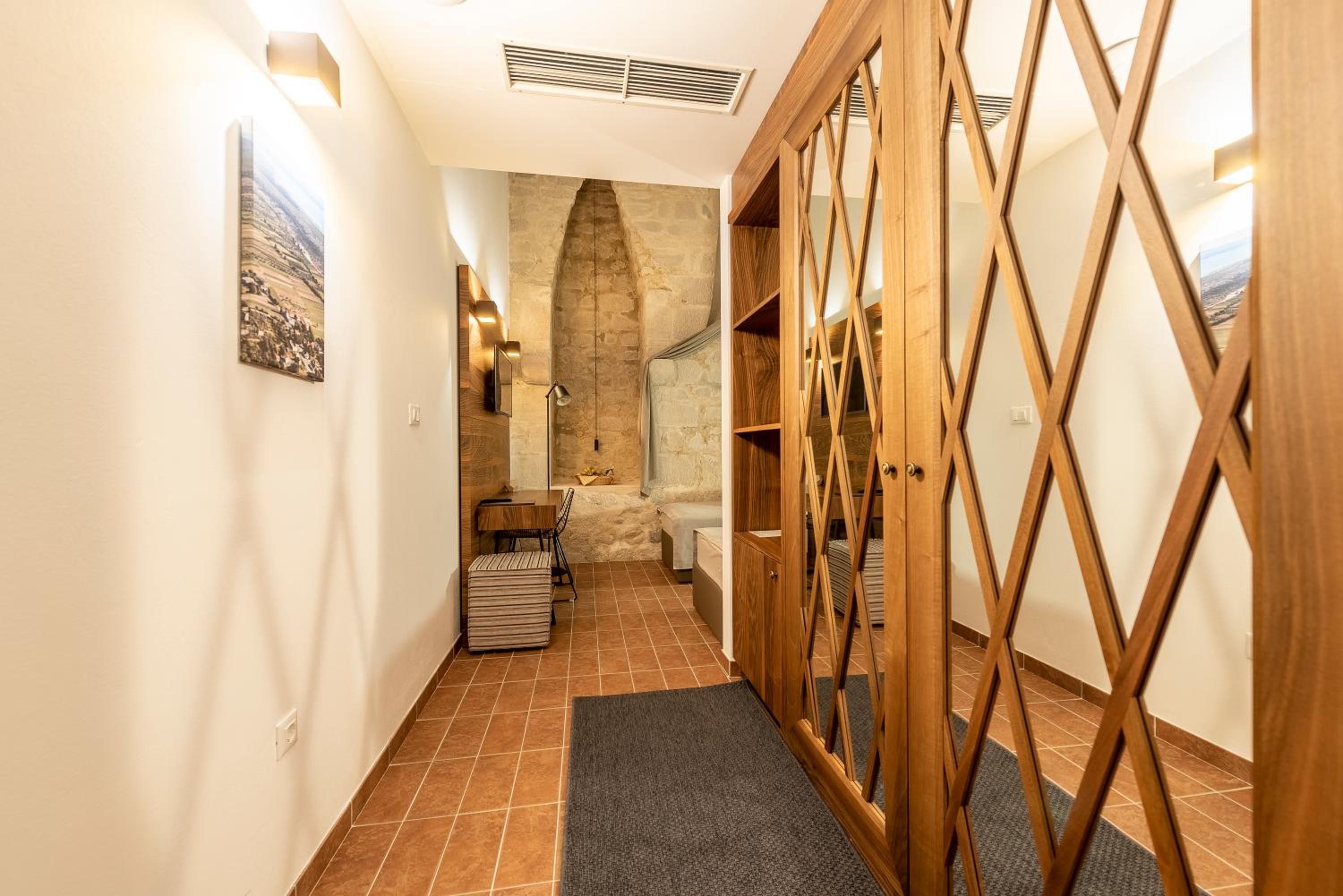 Twin Room - Photo 2