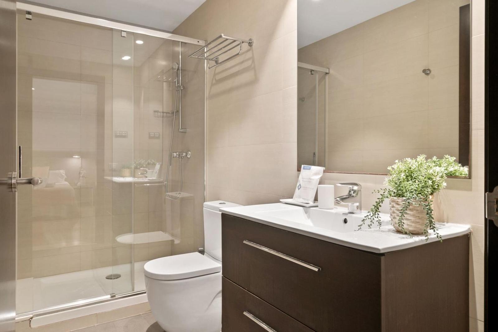 Superior Three-Bedroom Apartment photo 2