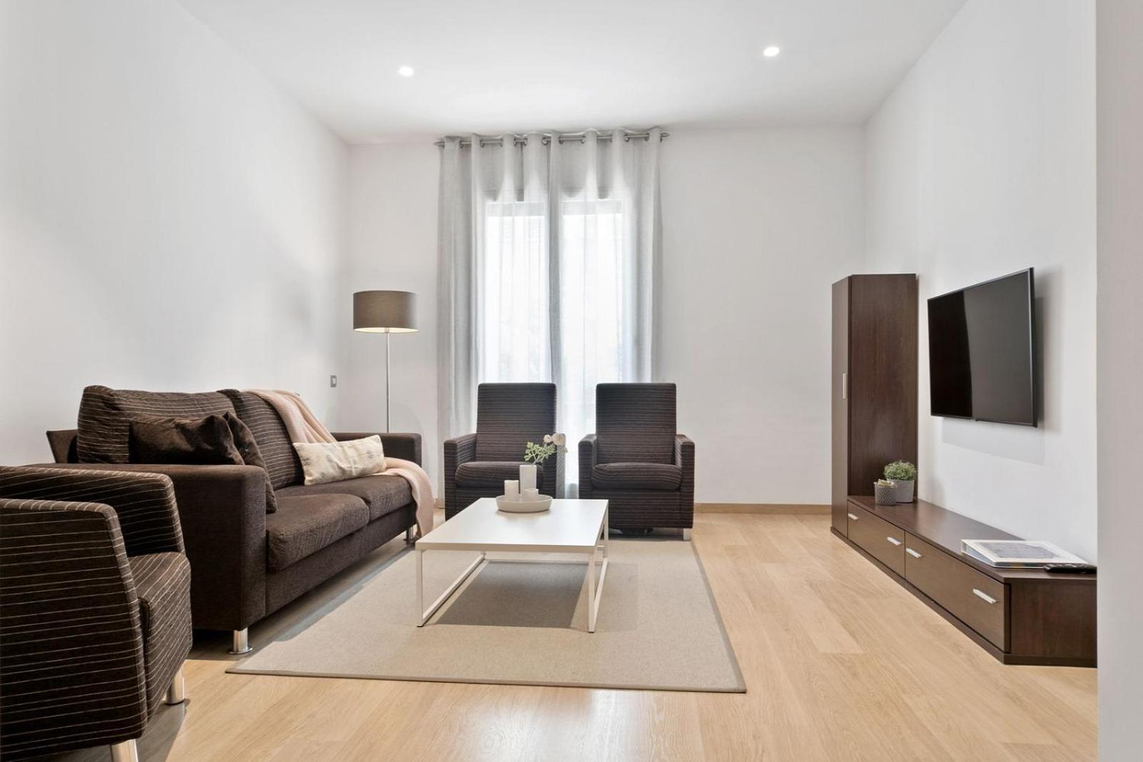 Superior Three-Bedroom Apartment photo 3
