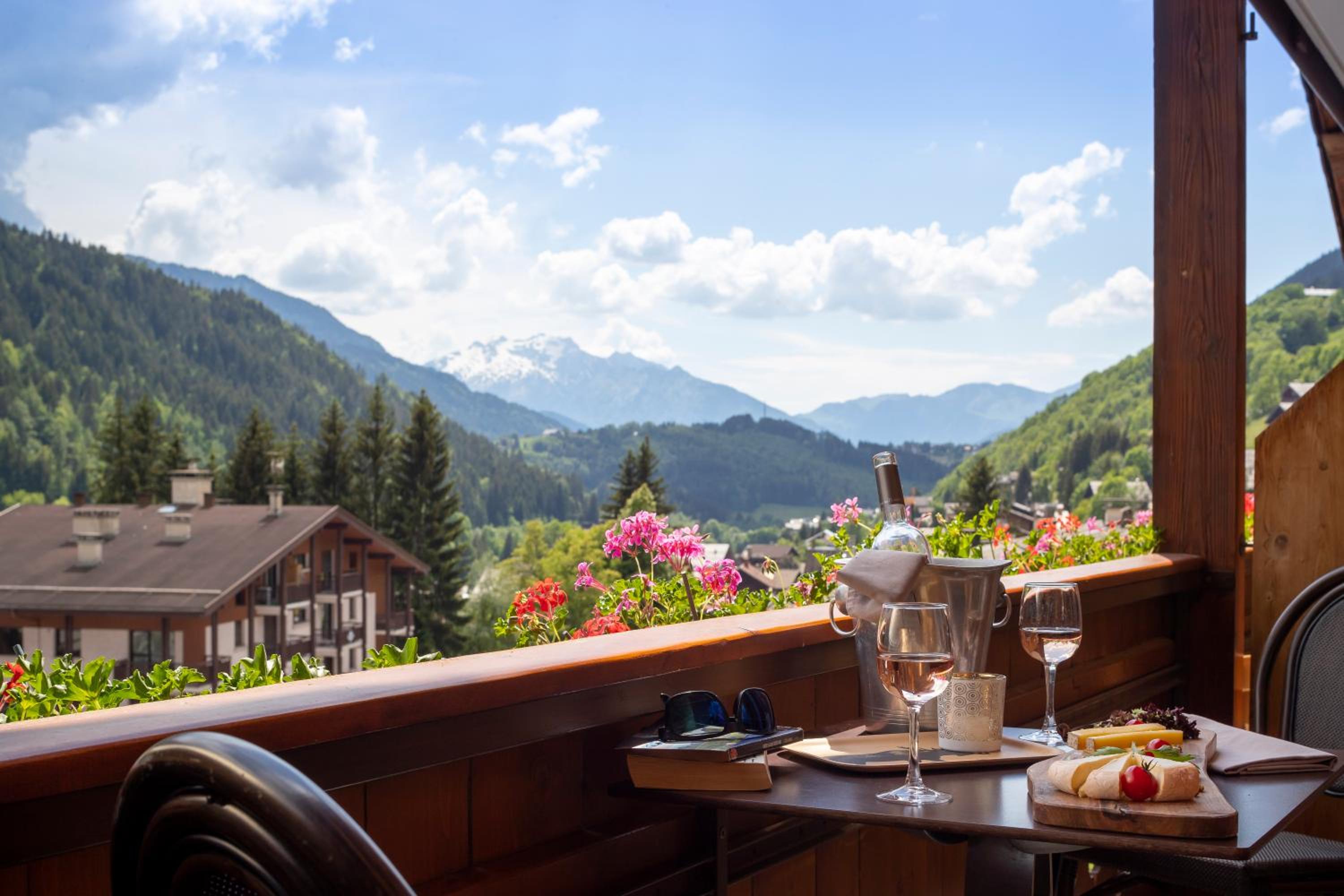 Comfort Double Room with Balcony and Mountain View - Photo 4