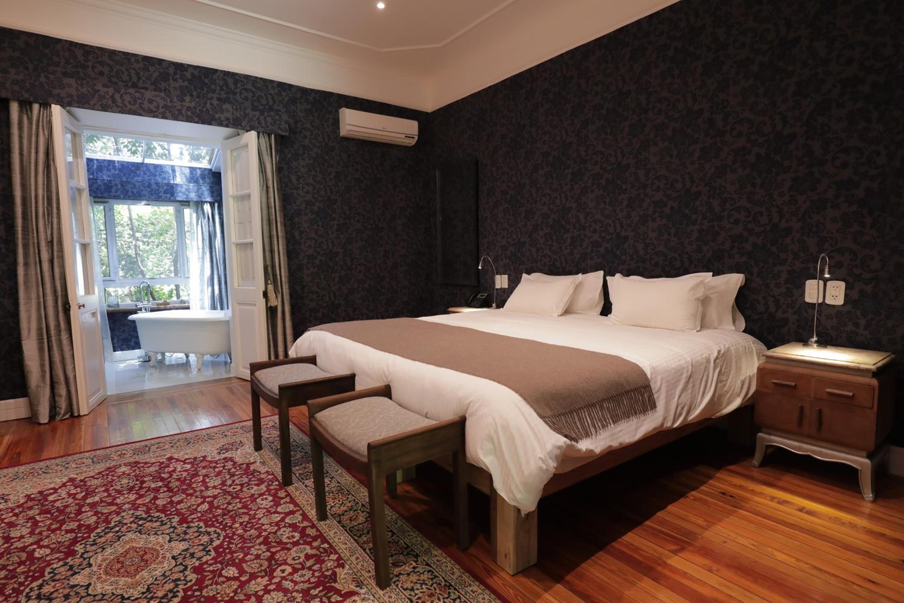 Superior King Room photo 2