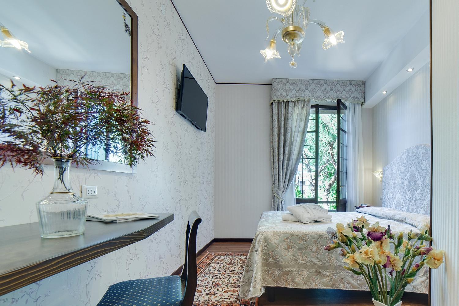 Deluxe Double Room - Photo 3