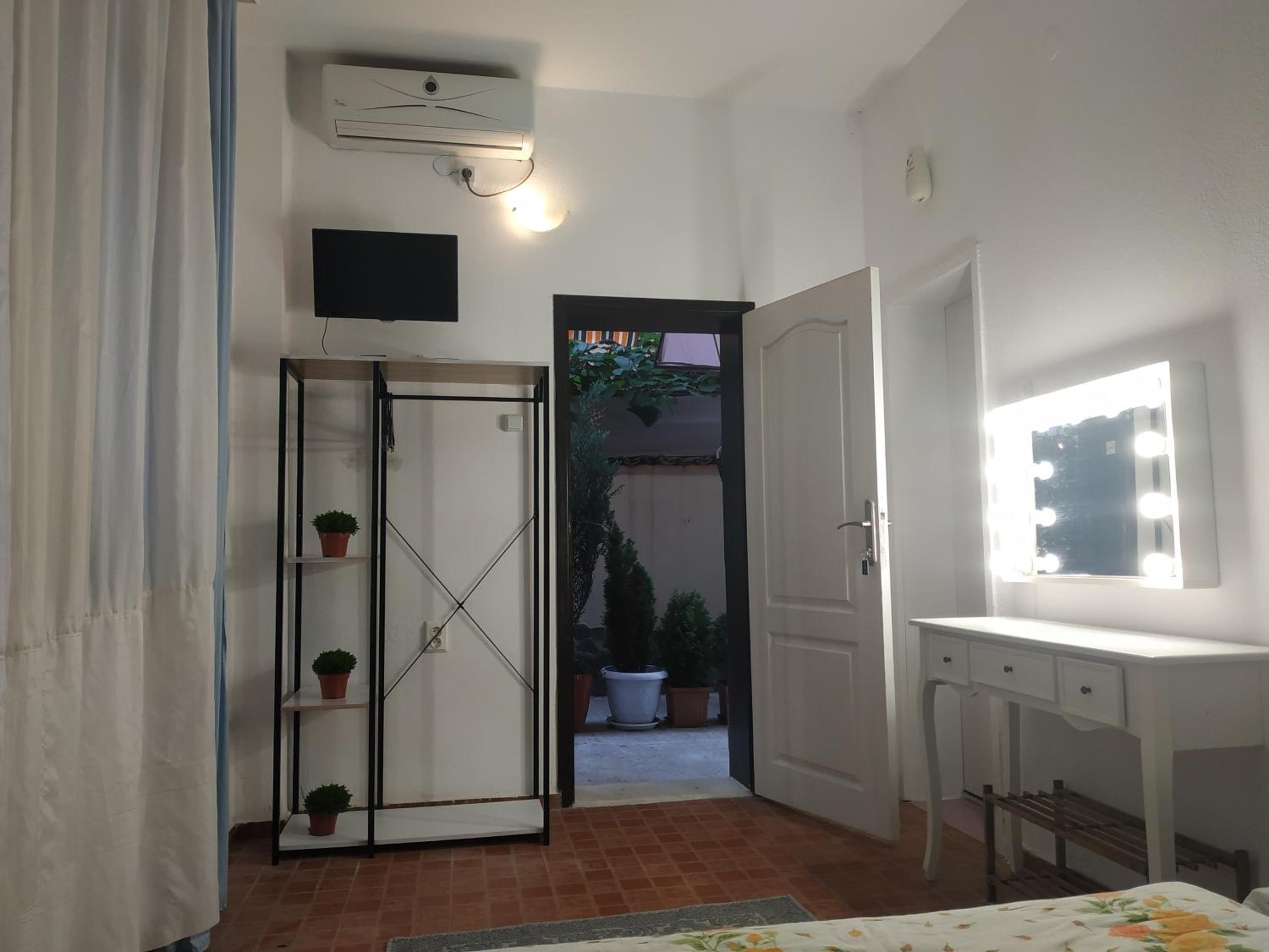 Double Room on Ground Floor photo 2