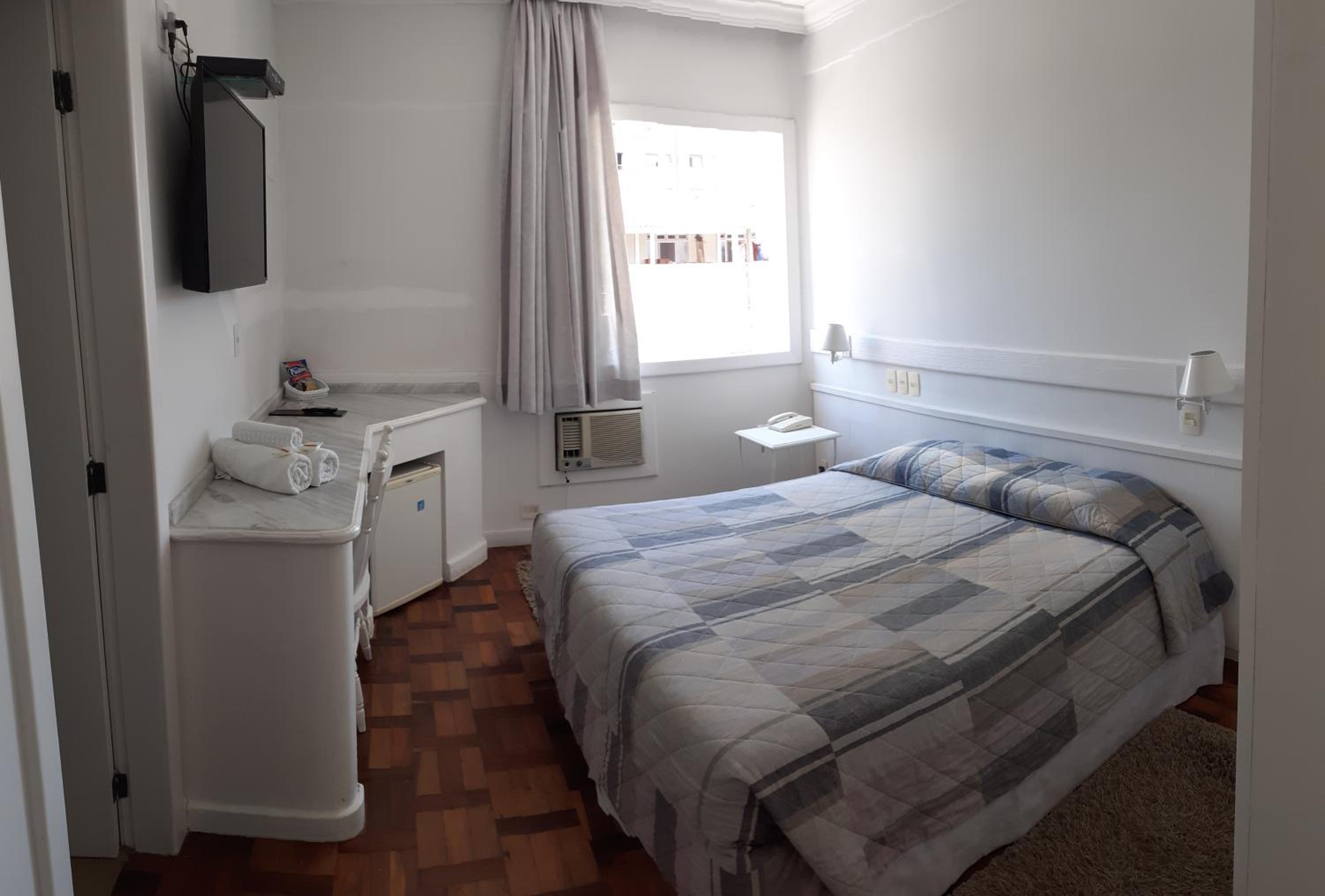 Deluxe Double Room (2 Adults + 1 Child)