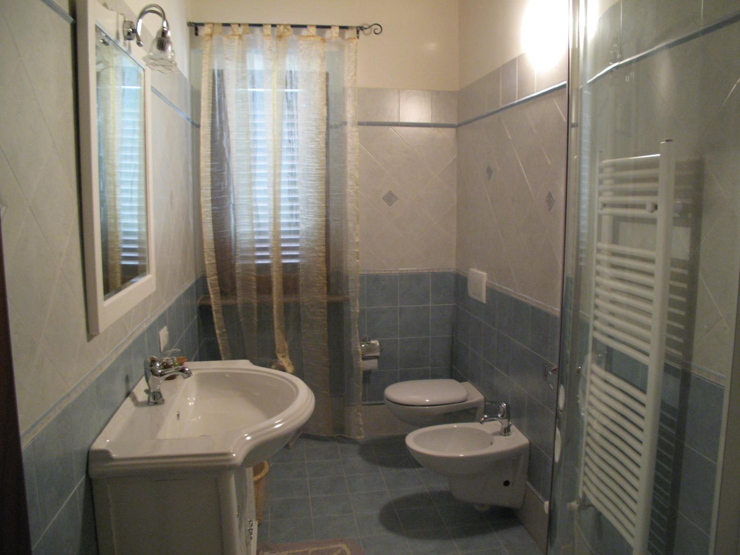 Double Room - Photo 4