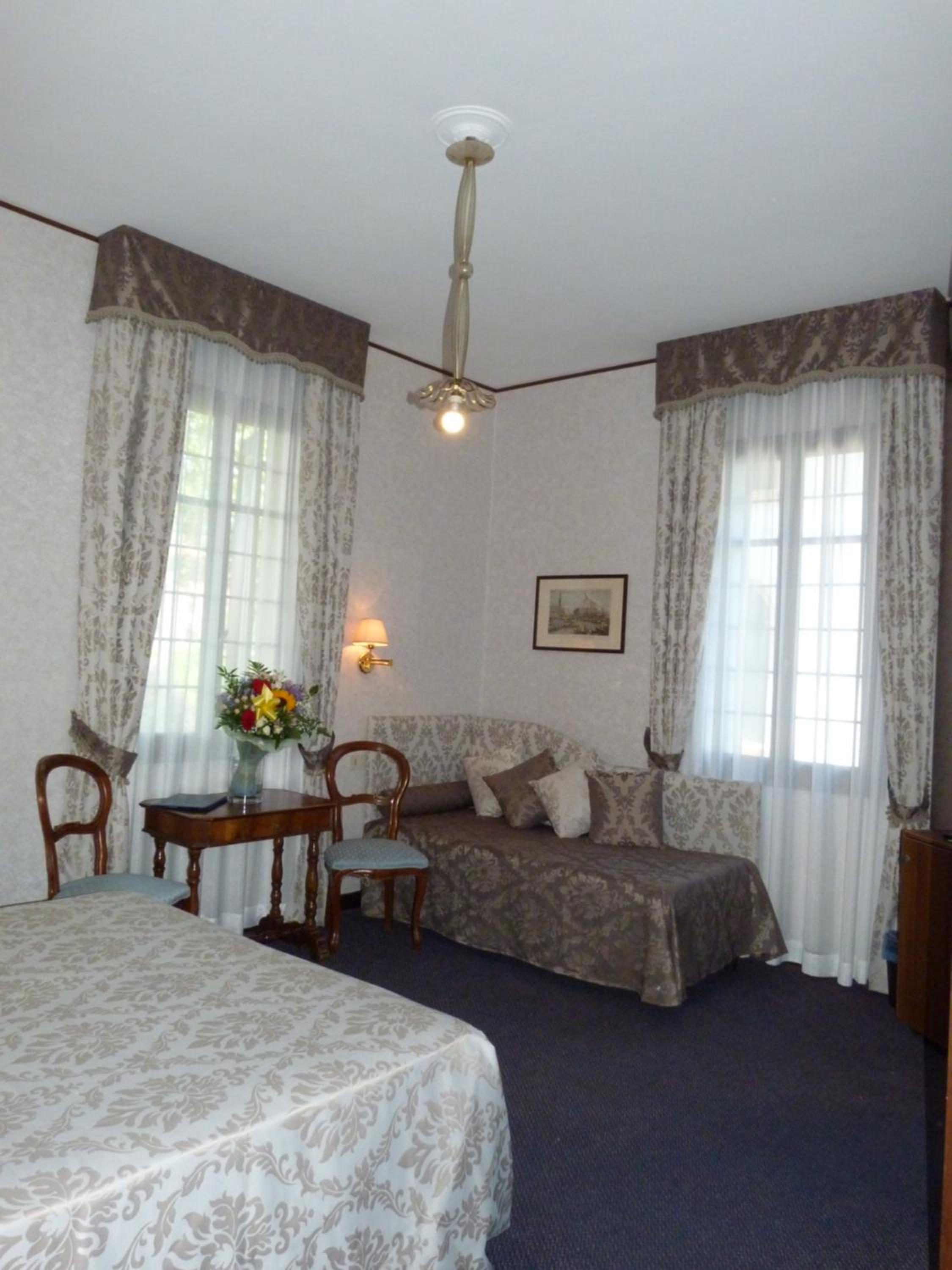 Family Room - Photo 1