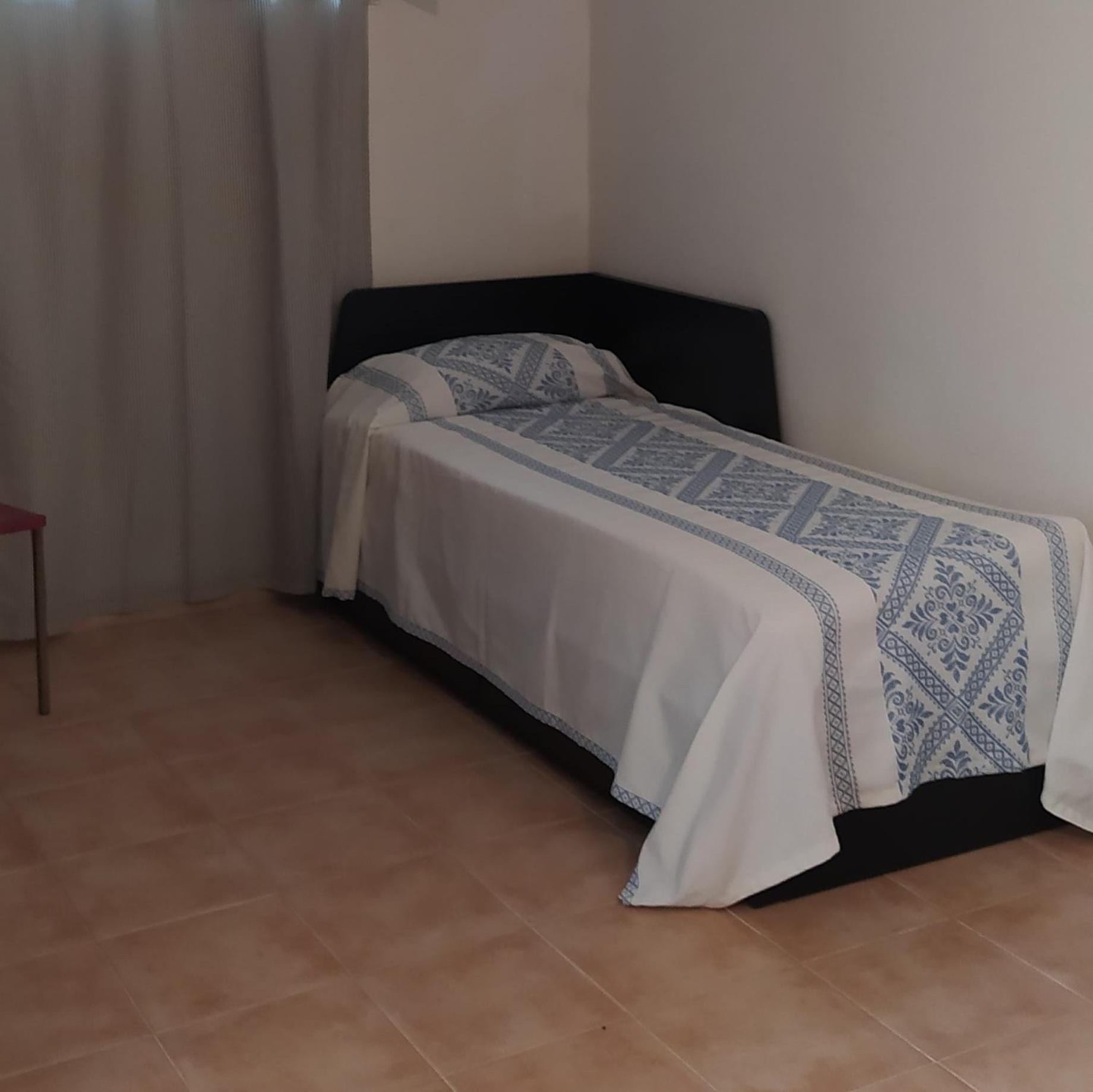 One-Bedroom Apartment - Photo 12