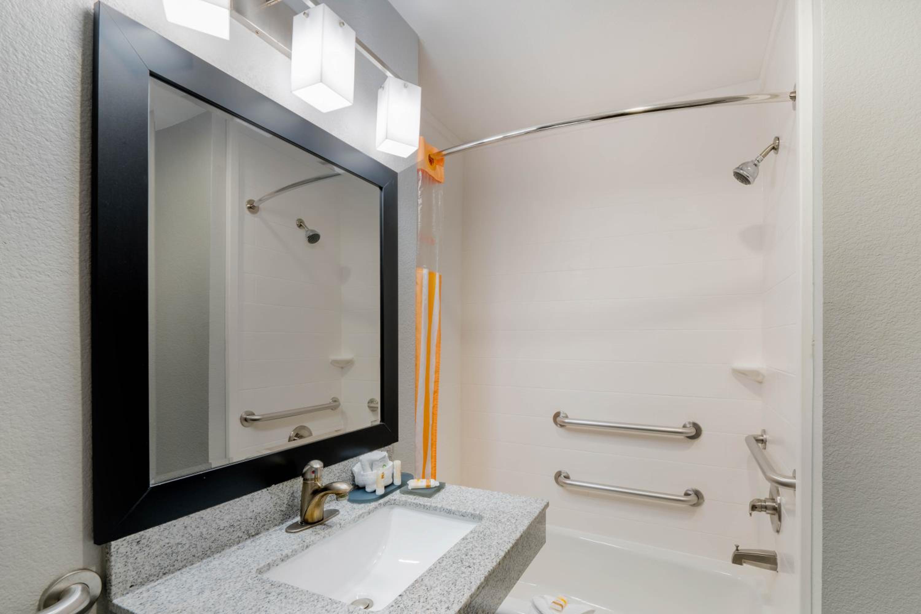2 Queen Beds, Hearing Accessible Room, Non-Smoking - Photo 4