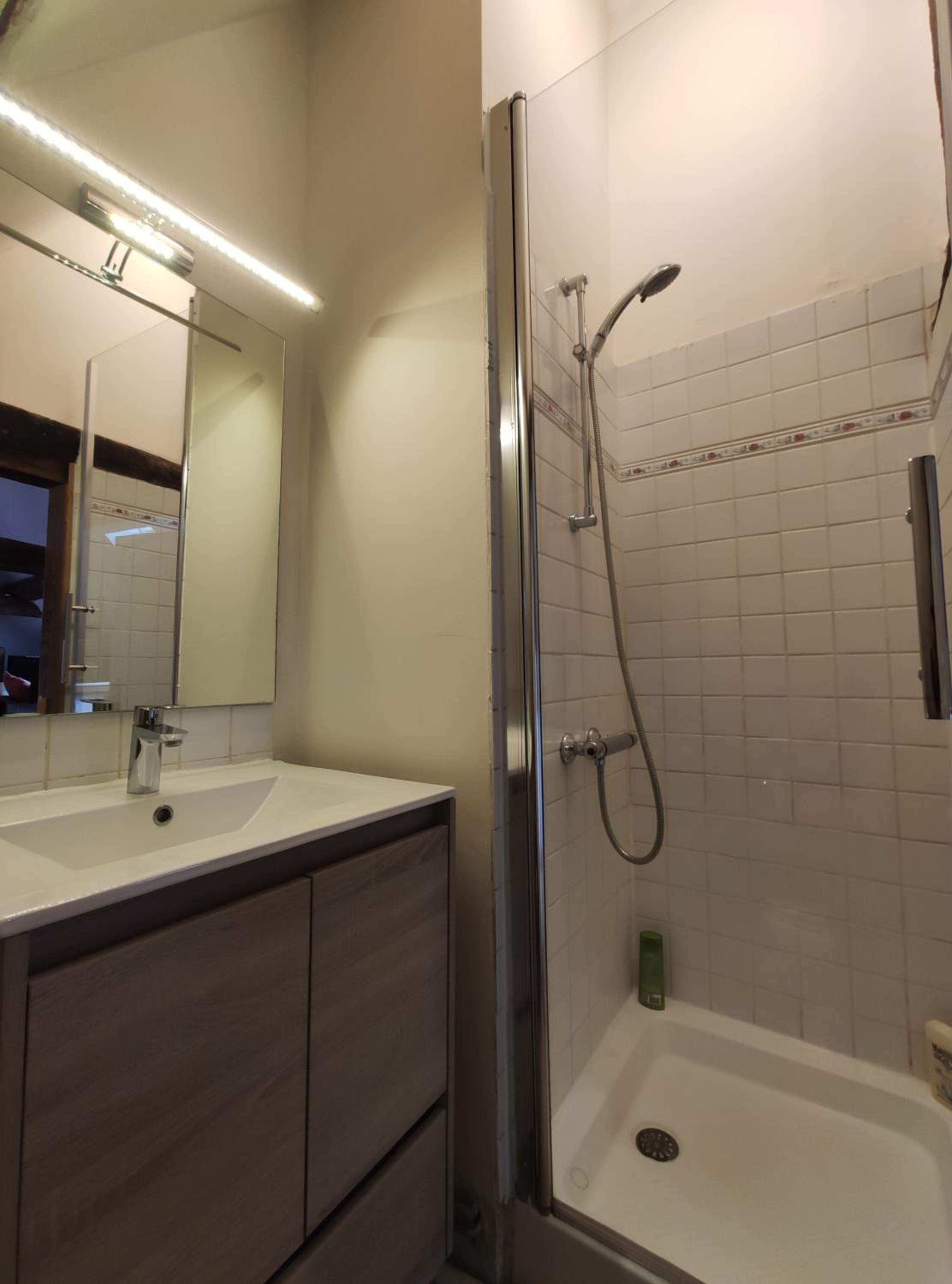 Studio Apartment - Photo 9