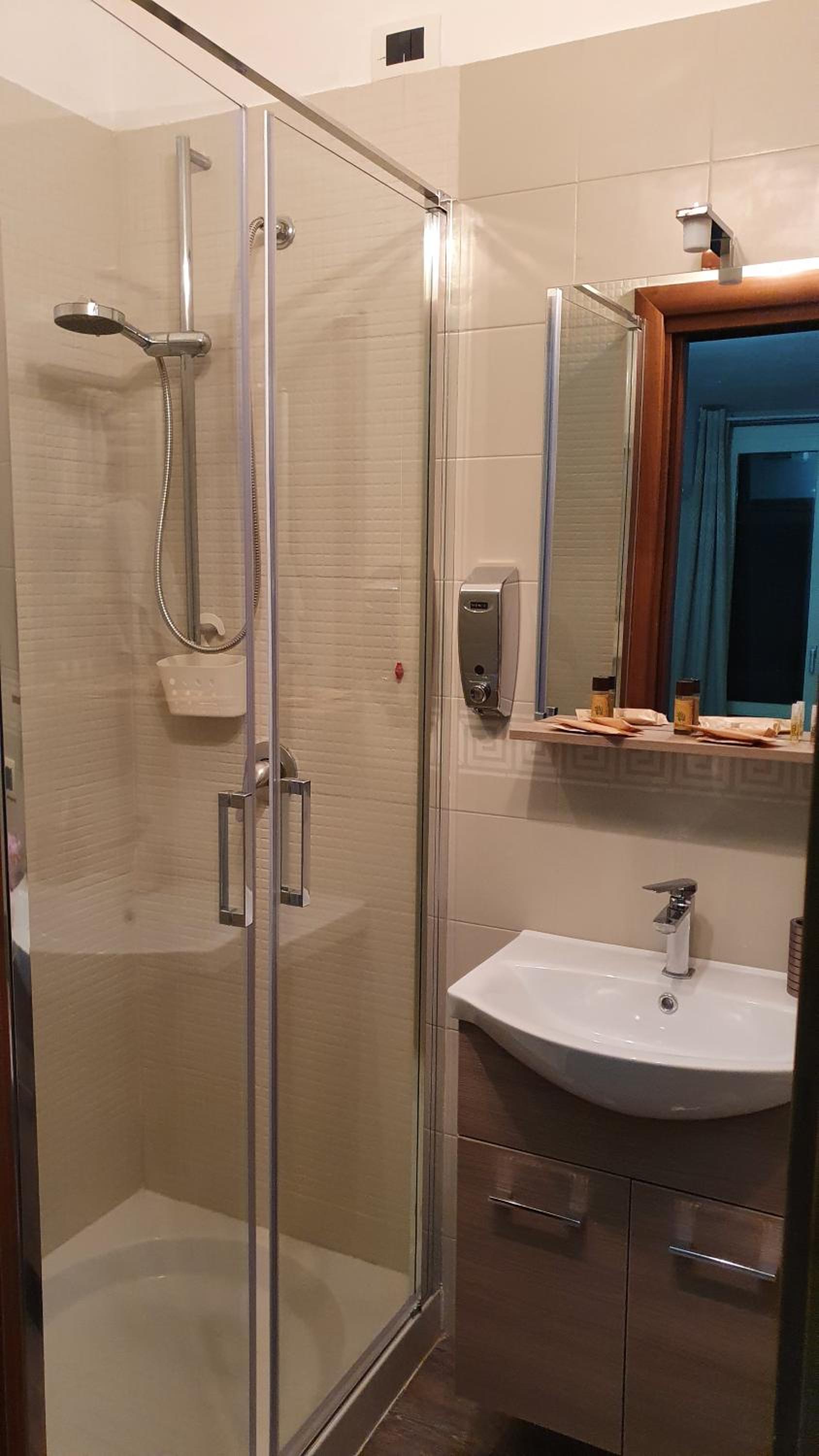 Triple Room With Bathroom photo 2