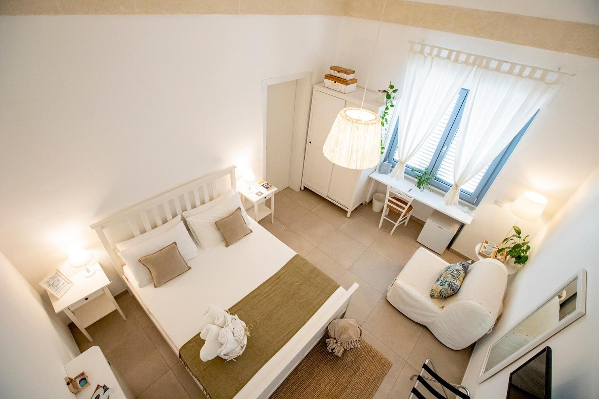 Deluxe Double Room (2 Adults + 1 Child) photo 1